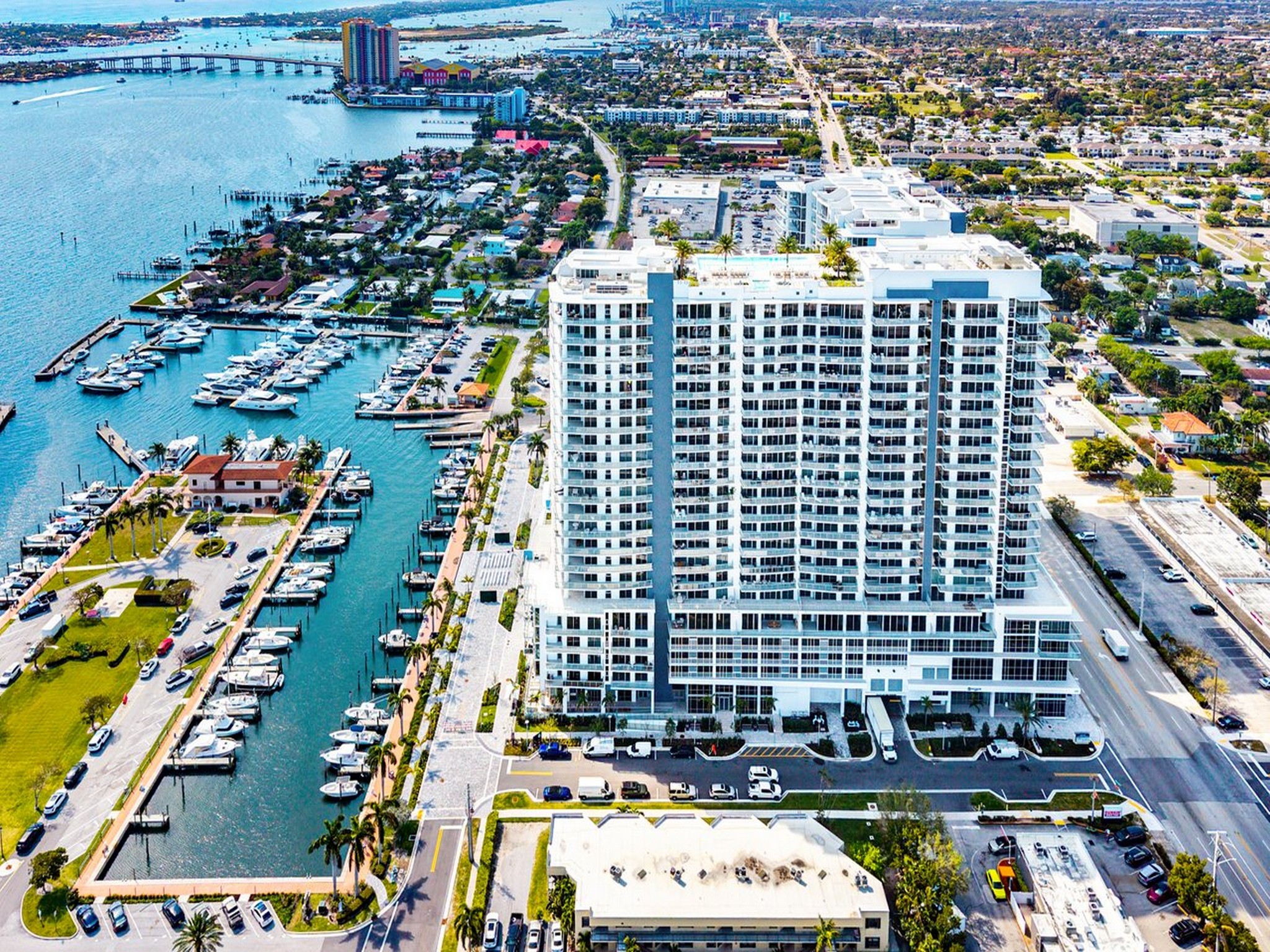  220 Lake Shore Drive, Lake Park, FL, 33403 - 物件實景