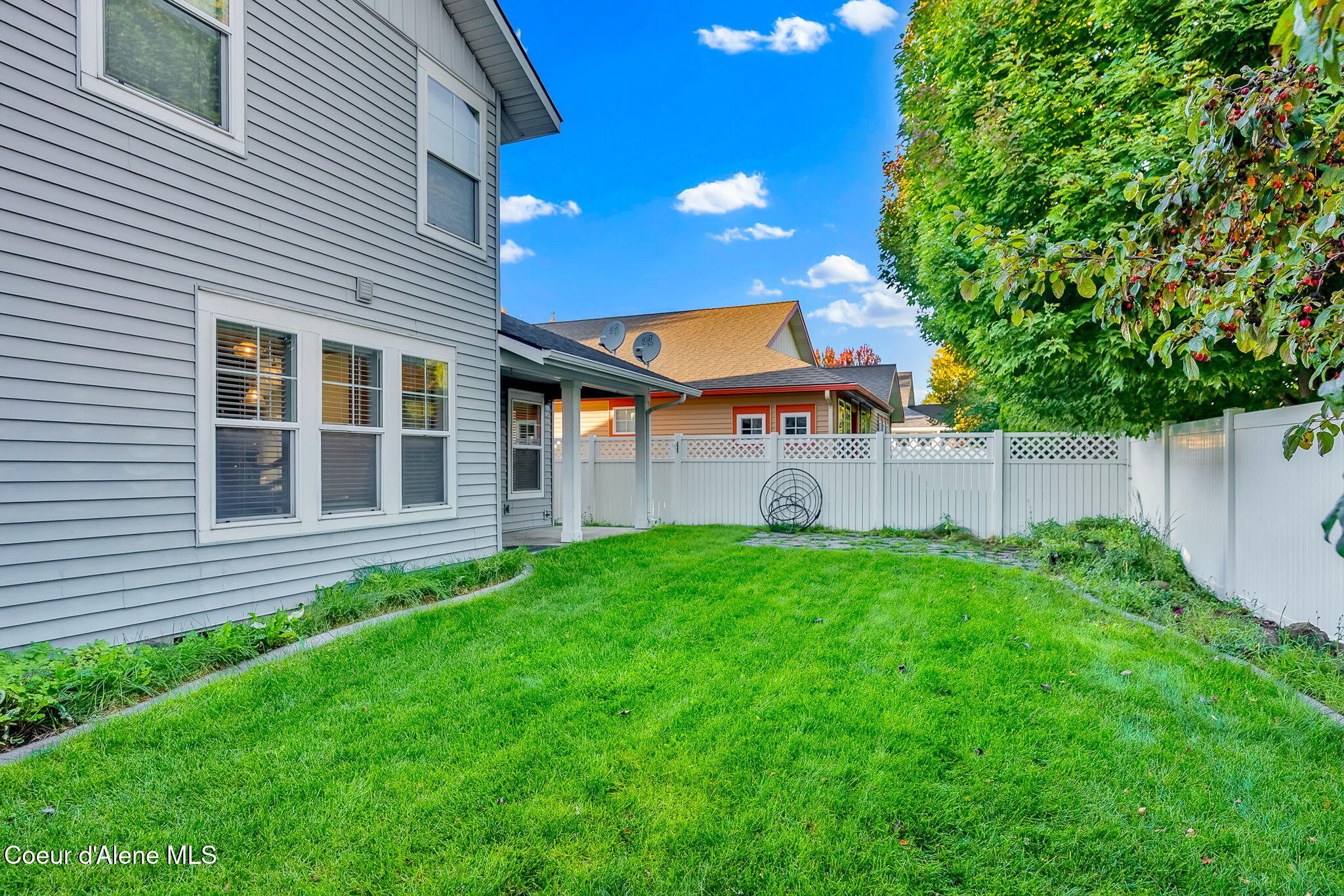 Coeur D'alene, Idaho, 83815, United States, 3 Bedrooms Bedrooms, ,2 BathroomsBathrooms,Residential,For Sale,1965651