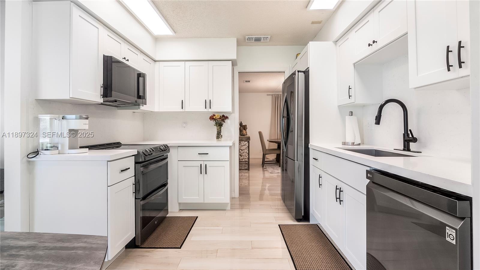 Coral Springs, Florida, 33065, United States, 3 Bedrooms Bedrooms, ,2 BathroomsBathrooms,Residential,For Sale,1993306