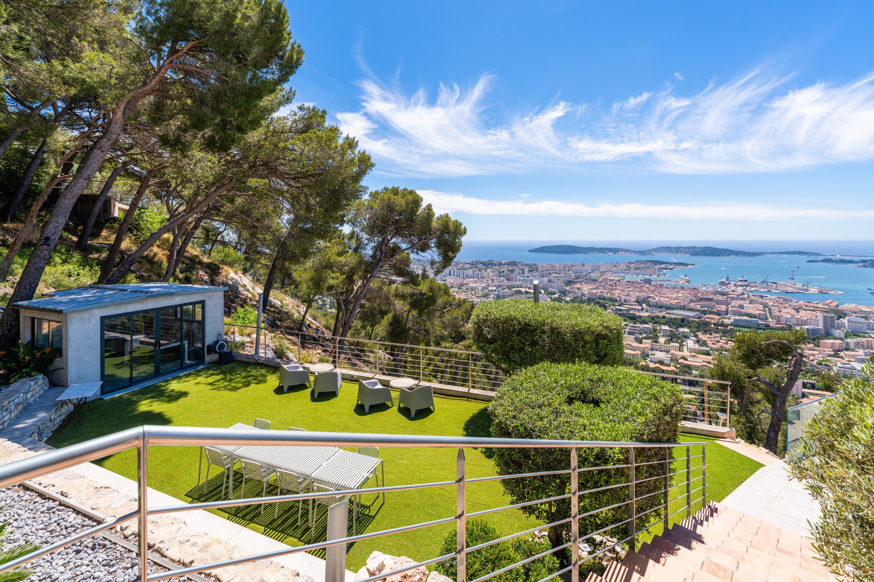  Toulon, Le Faron – Elevated Property with Panoramic Sea Views - 物件實景