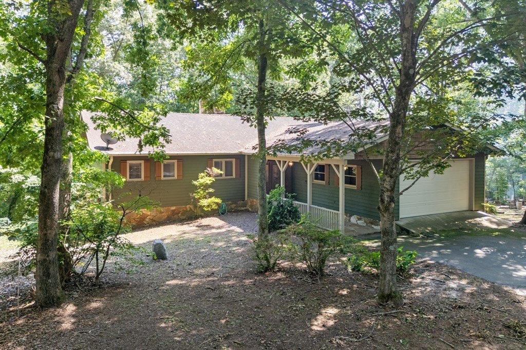 Hayesville, North Carolina, 28904, United States, 4 Bedrooms Bedrooms, ,3 BathroomsBathrooms,Residential,For Sale,1983096