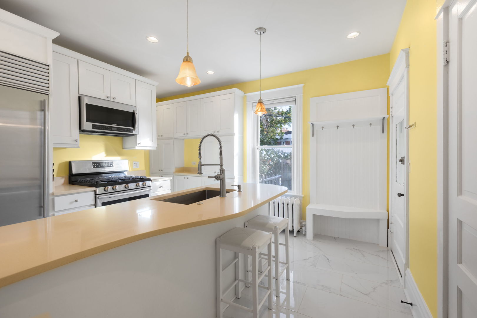 Lake Forest, Illinois, 60045, United States, 3 Bedrooms Bedrooms, ,2 BathroomsBathrooms,Residential,For Sale,1992856