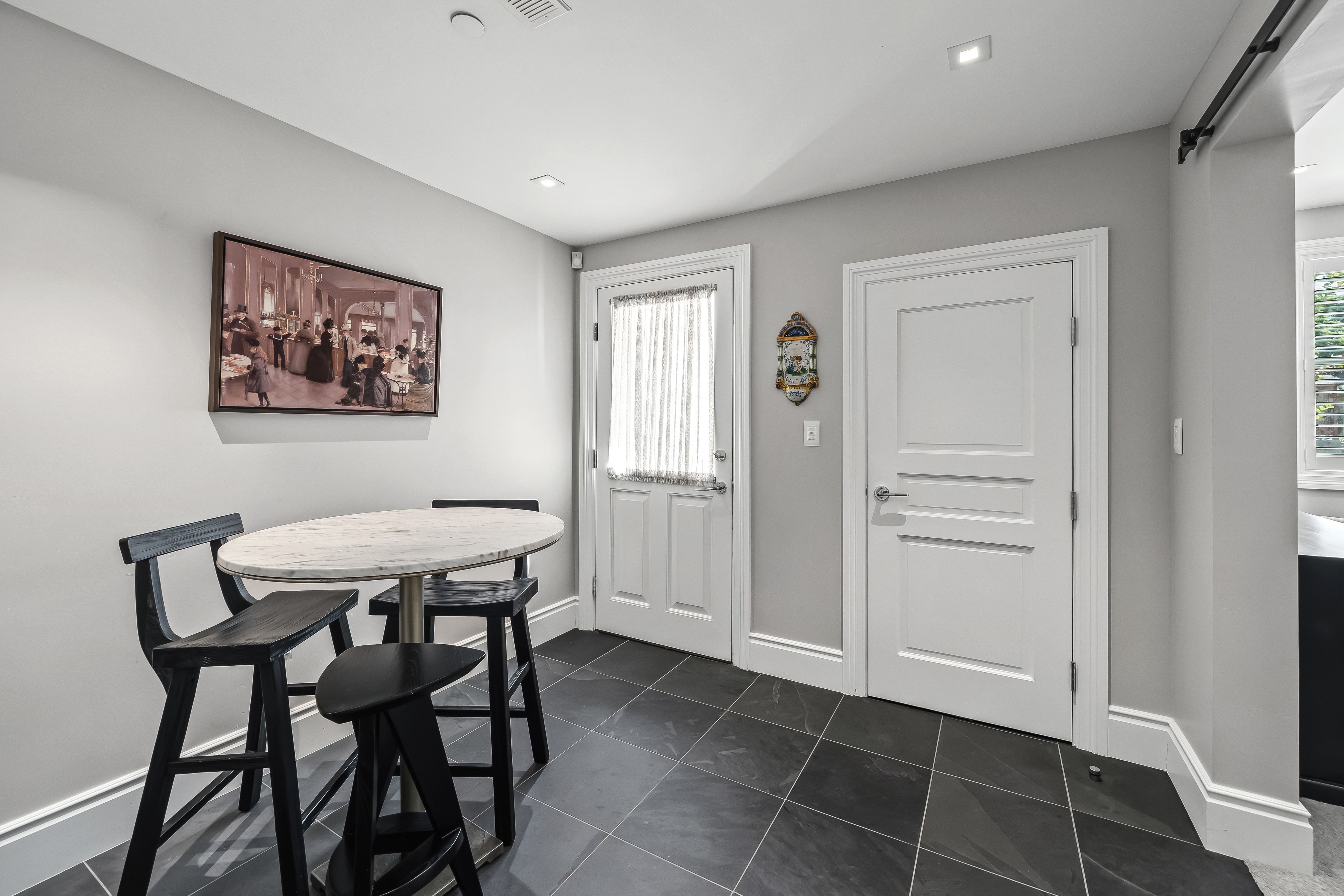  Classic Brownstone Architecture Meets Sophisticated Contemporary Living - 物件實景