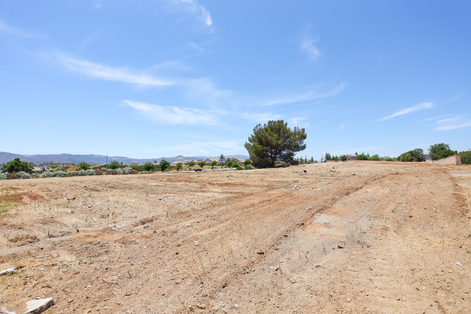  2 Jackson Ave, Murrieta, CA 92562 - 物件實景