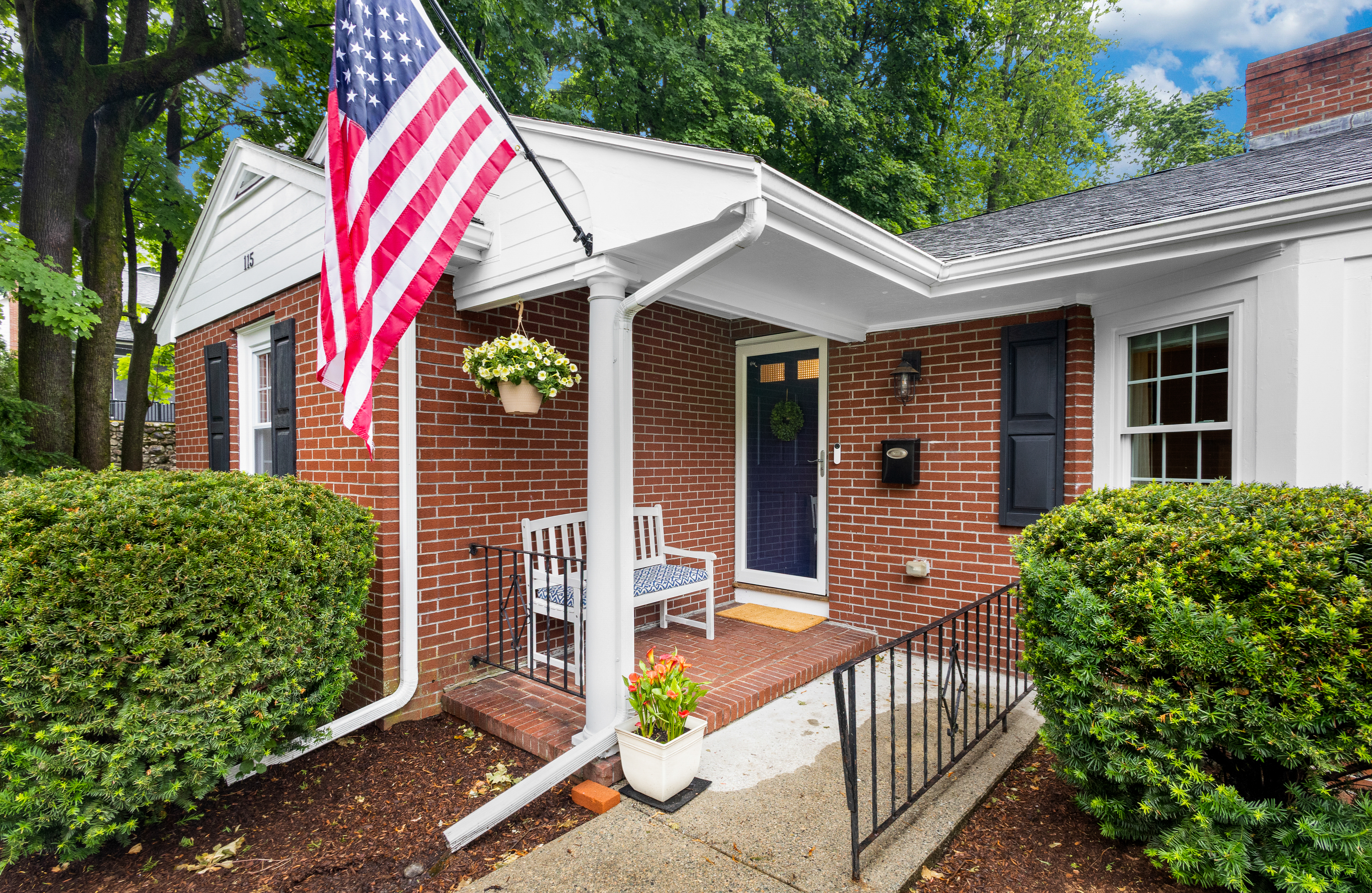  115 Walnut Street, Dedham, MA, 02026 - 物件實景