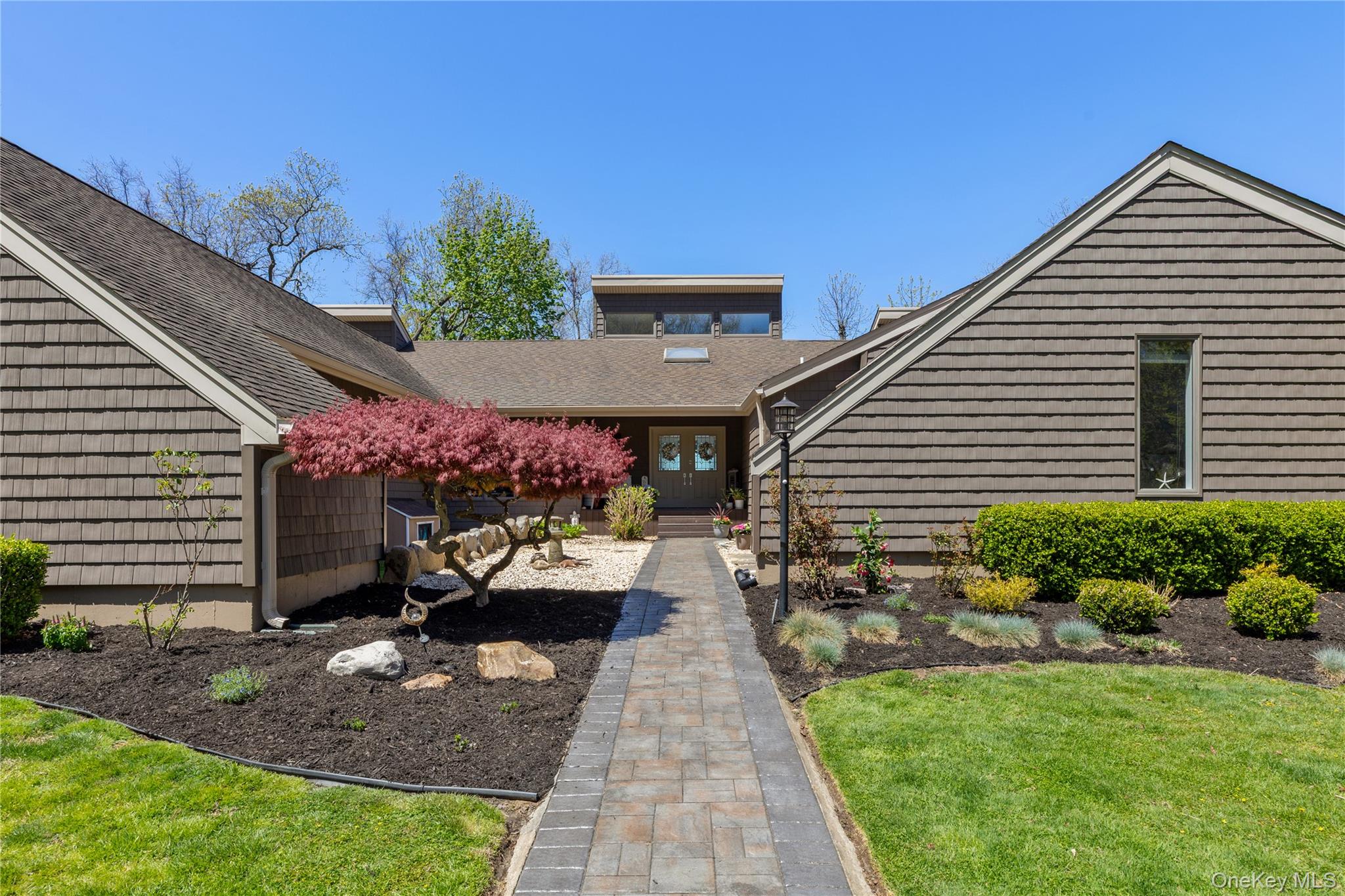 East Setauket, New York, 11733, United States, 5 Bedrooms Bedrooms, ,4 BathroomsBathrooms,Residential,For Sale,2048500