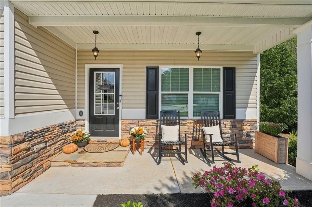 Canton, Georgia, 30114, United States, 6 Bedrooms Bedrooms, ,4 BathroomsBathrooms,Residential,For Sale,1978205