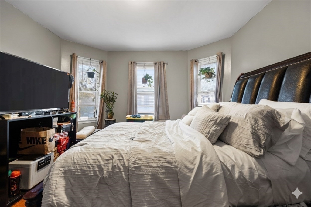 Boston, Massachusetts, 02124, United States, 11 Bedrooms Bedrooms, ,3 BathroomsBathrooms,Residential,For Sale,1978418