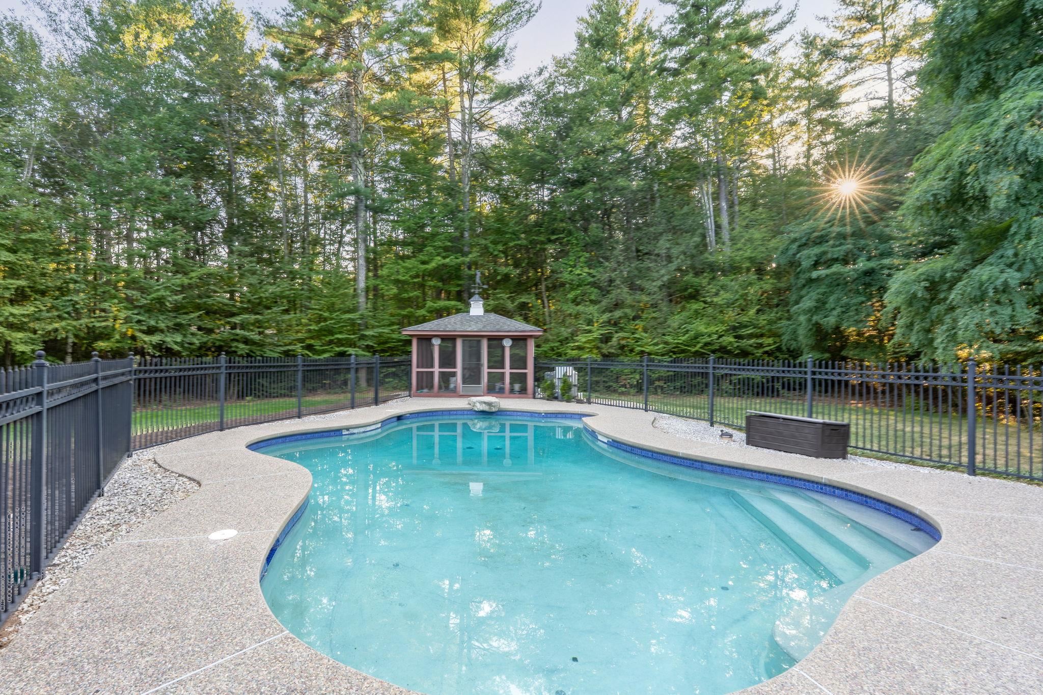 Bedford, New Hampshire, 03110, United States, 5 Bedrooms Bedrooms, ,4 BathroomsBathrooms,Residential,For Sale,1942322
