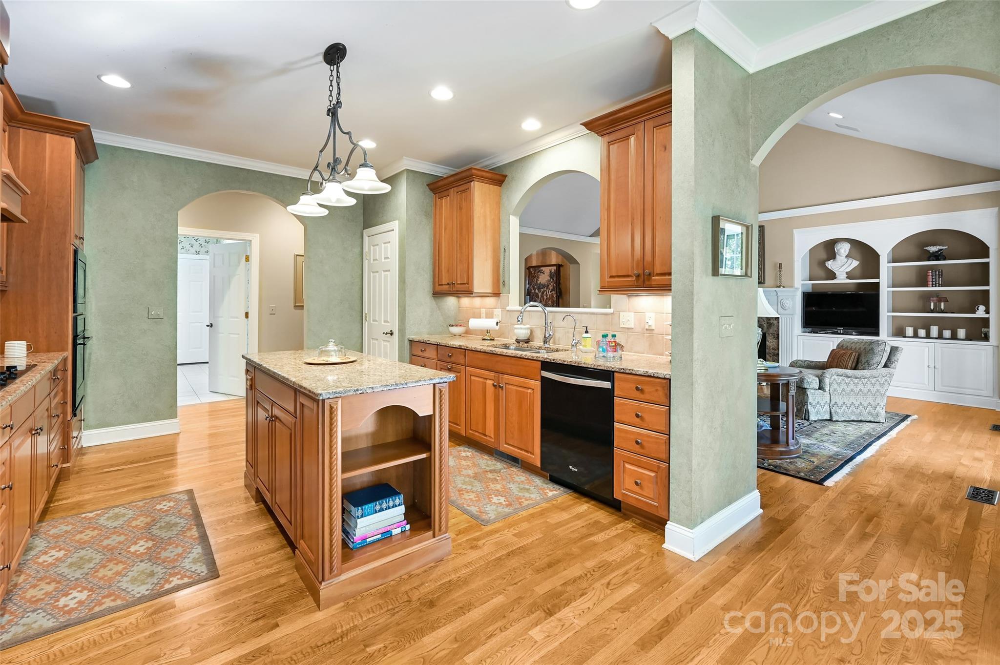 Hendersonville, North Carolina, 28739, United States, 4 Bedrooms Bedrooms, ,3 BathroomsBathrooms,Residential,For Sale,1992050