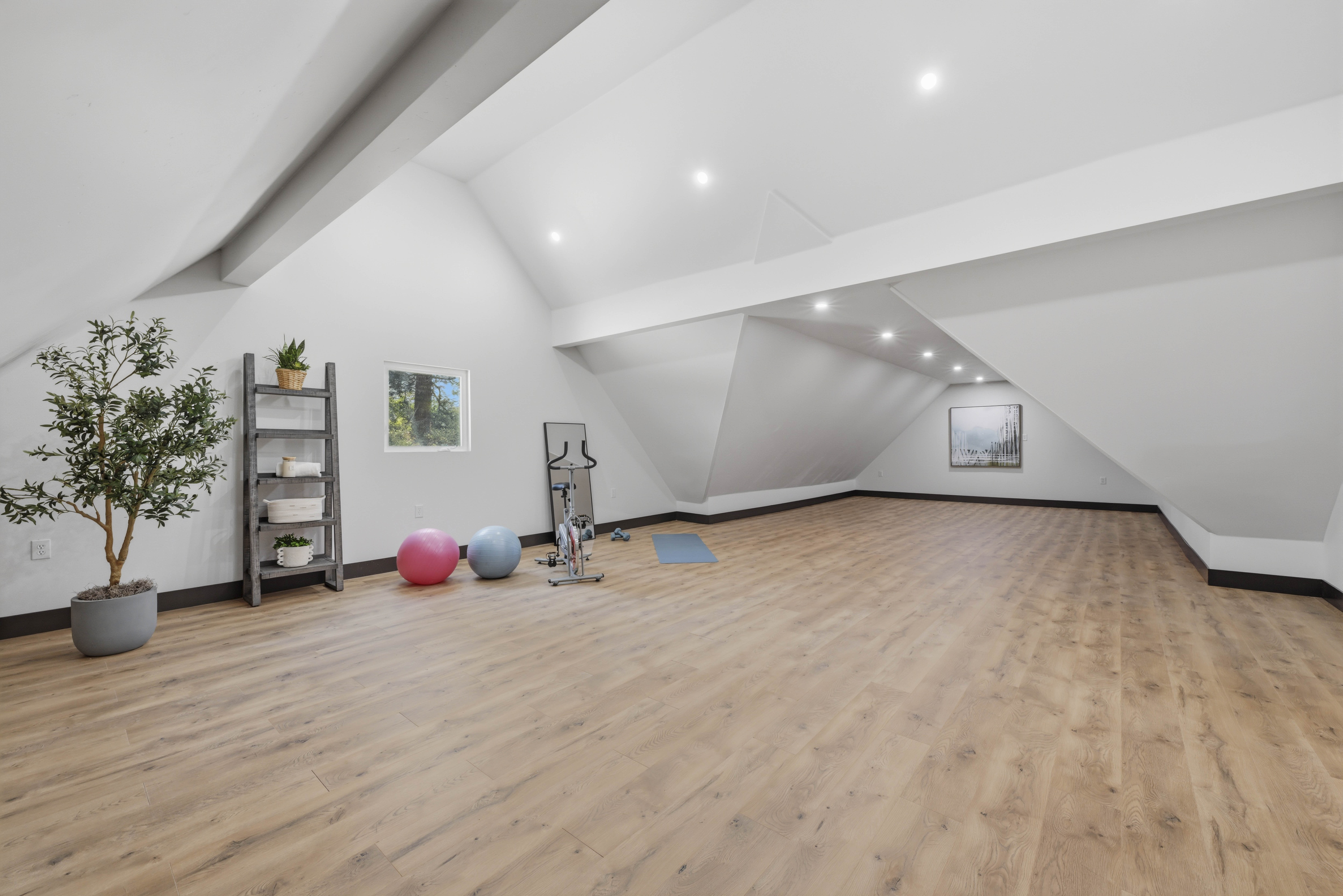  9815 Mira Del Rio Drive, Sacramento, CA 95827 - 物件實景
