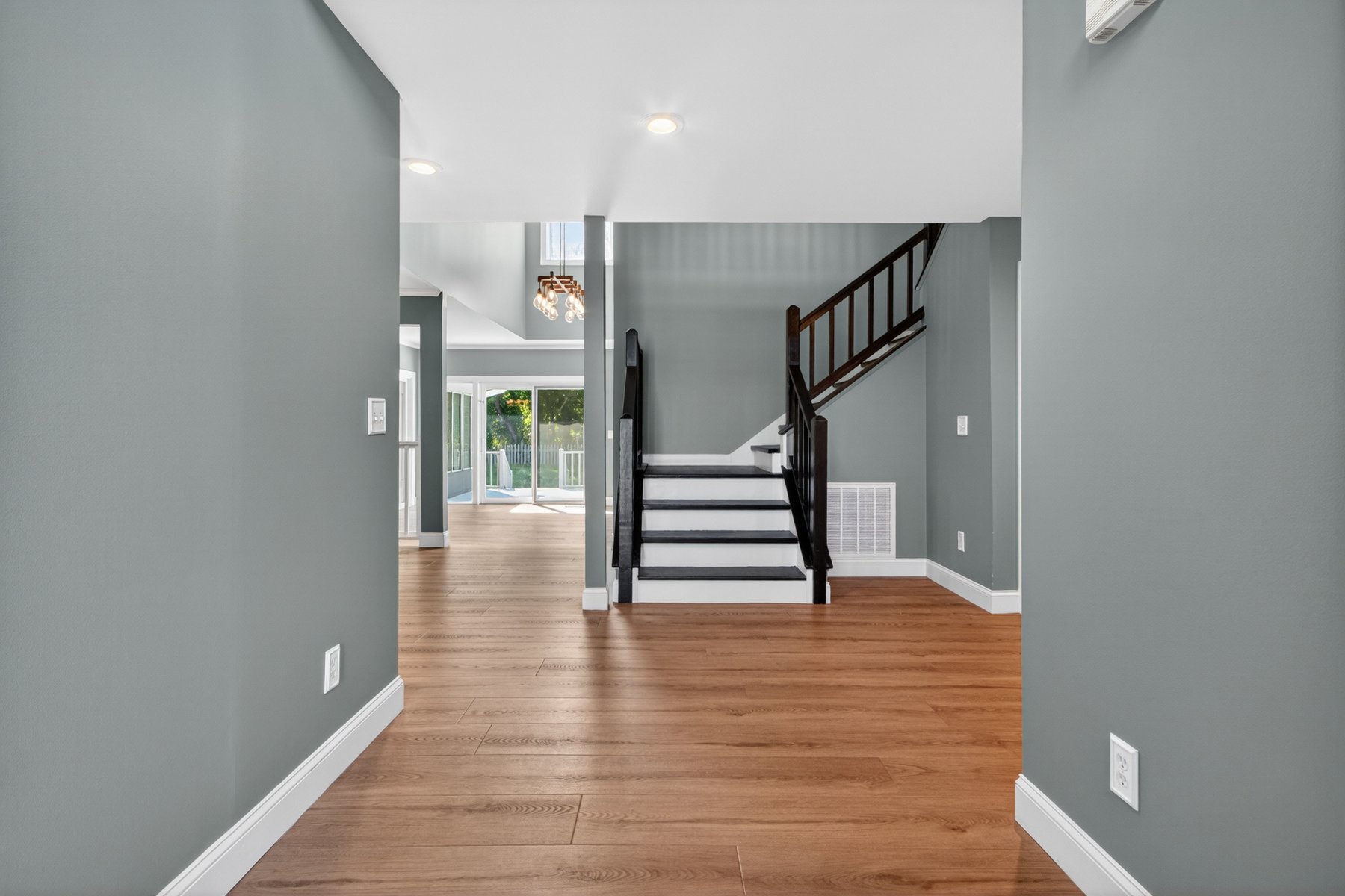  18609 Broadfield Drive - 物件實景
