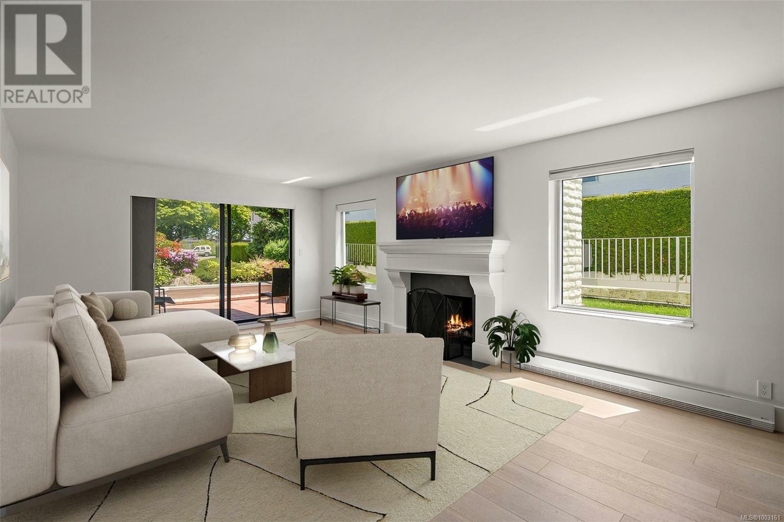 OAK BAY, British Columbia, V8S 2N6, CA, 2 Bedrooms Bedrooms, ,2 BathroomsBathrooms,Residential,For Sale,1874610