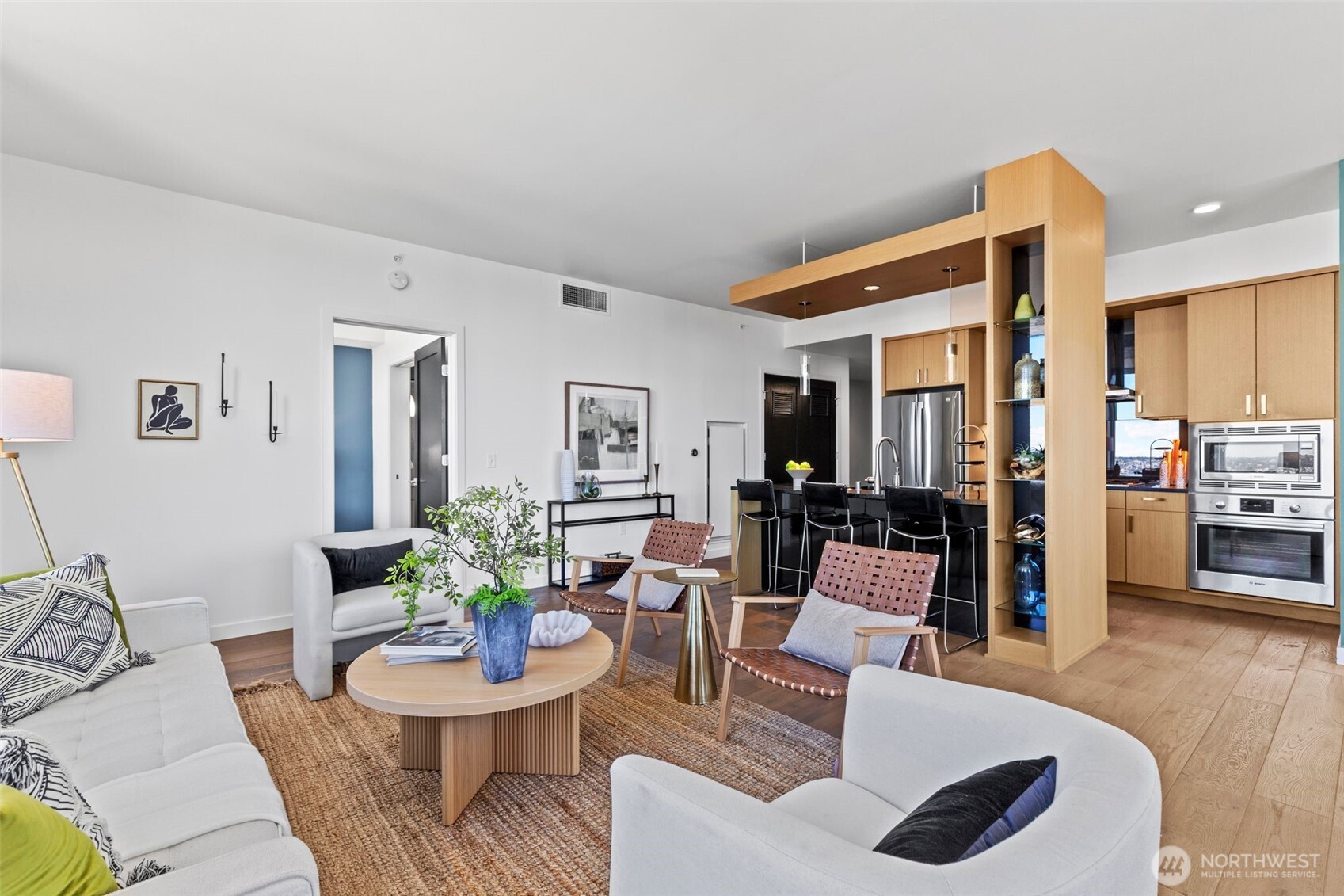 Seattle, Washington, 98101, United States, 2 Bedrooms Bedrooms, ,1 BathroomBathrooms,Residential,For Sale,1897094
