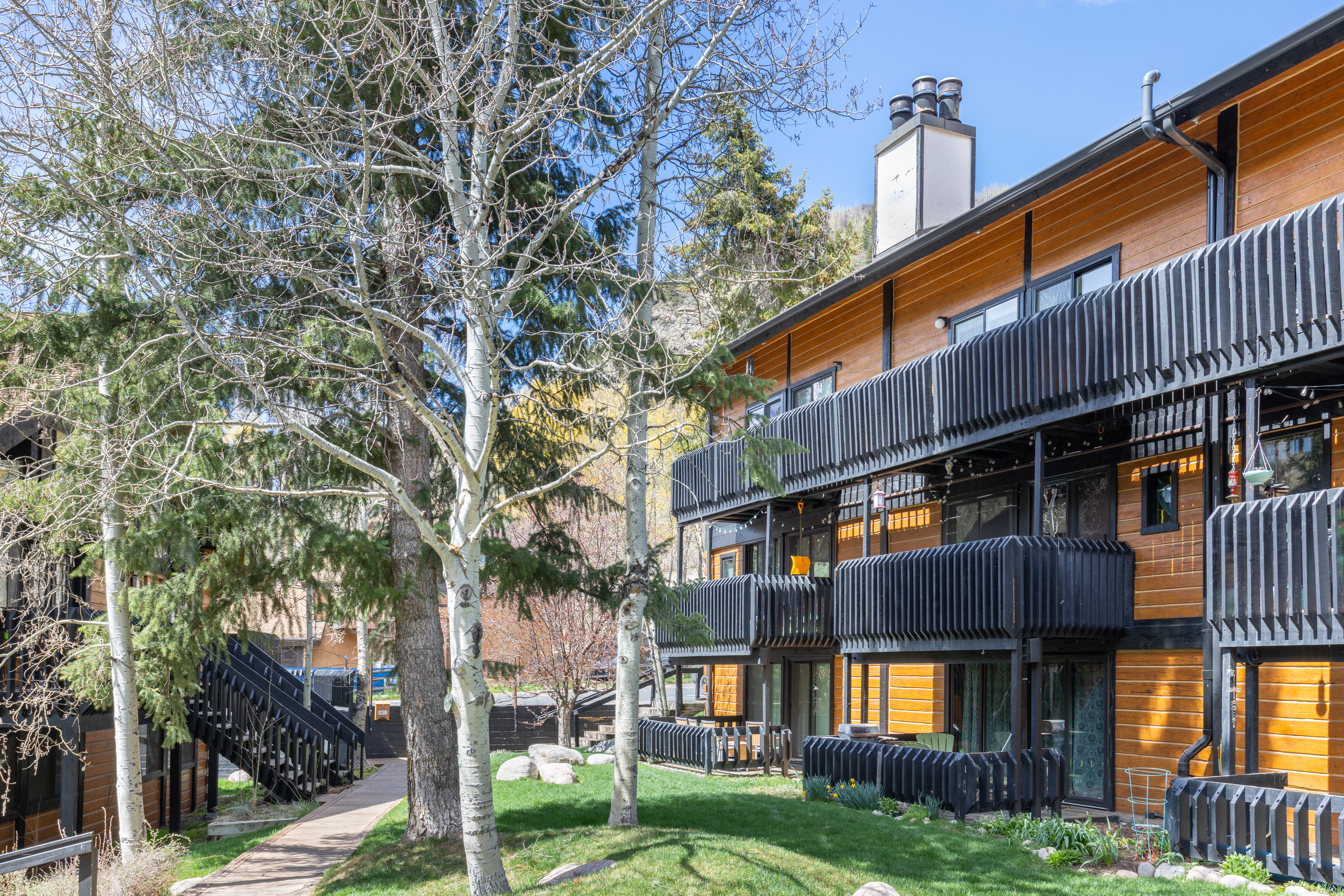  Beautifully Renovated Residence in the Interlochen Neighborhood - 物件實景
