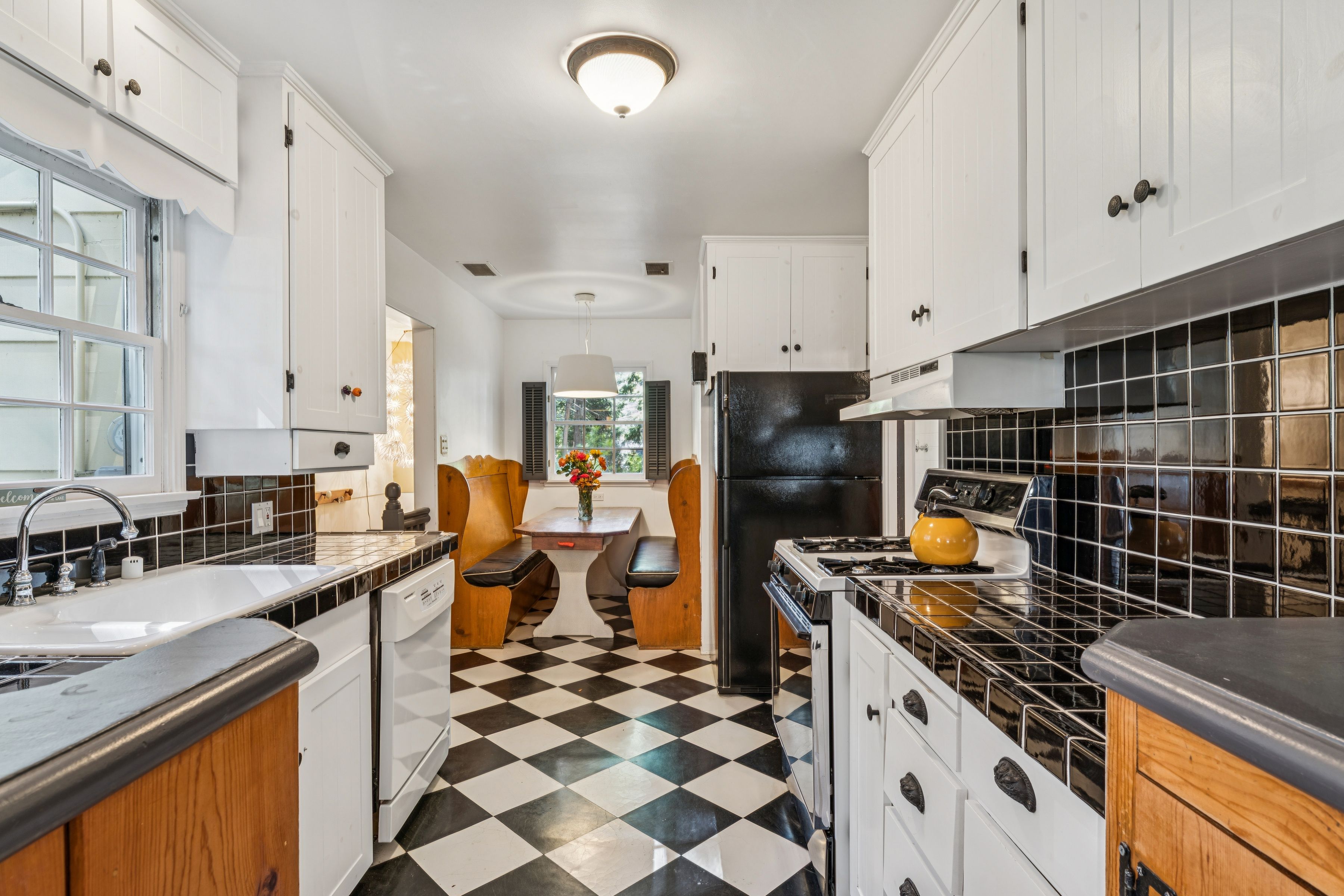  222 Holiday Drive, Lake Arrowhead, CA 92352 - 物件實景