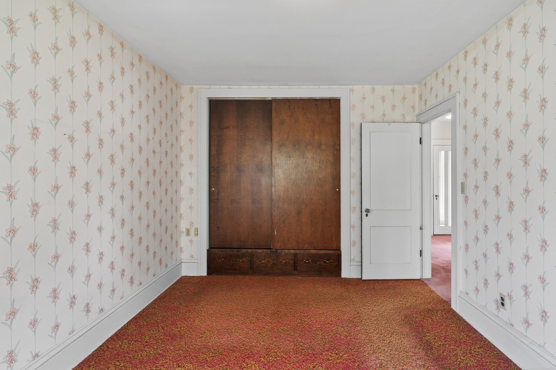 Minneapolis, Minnesota, 55409, United States, 4 Bedrooms Bedrooms, ,2 BathroomsBathrooms,Residential,For Sale,1959078