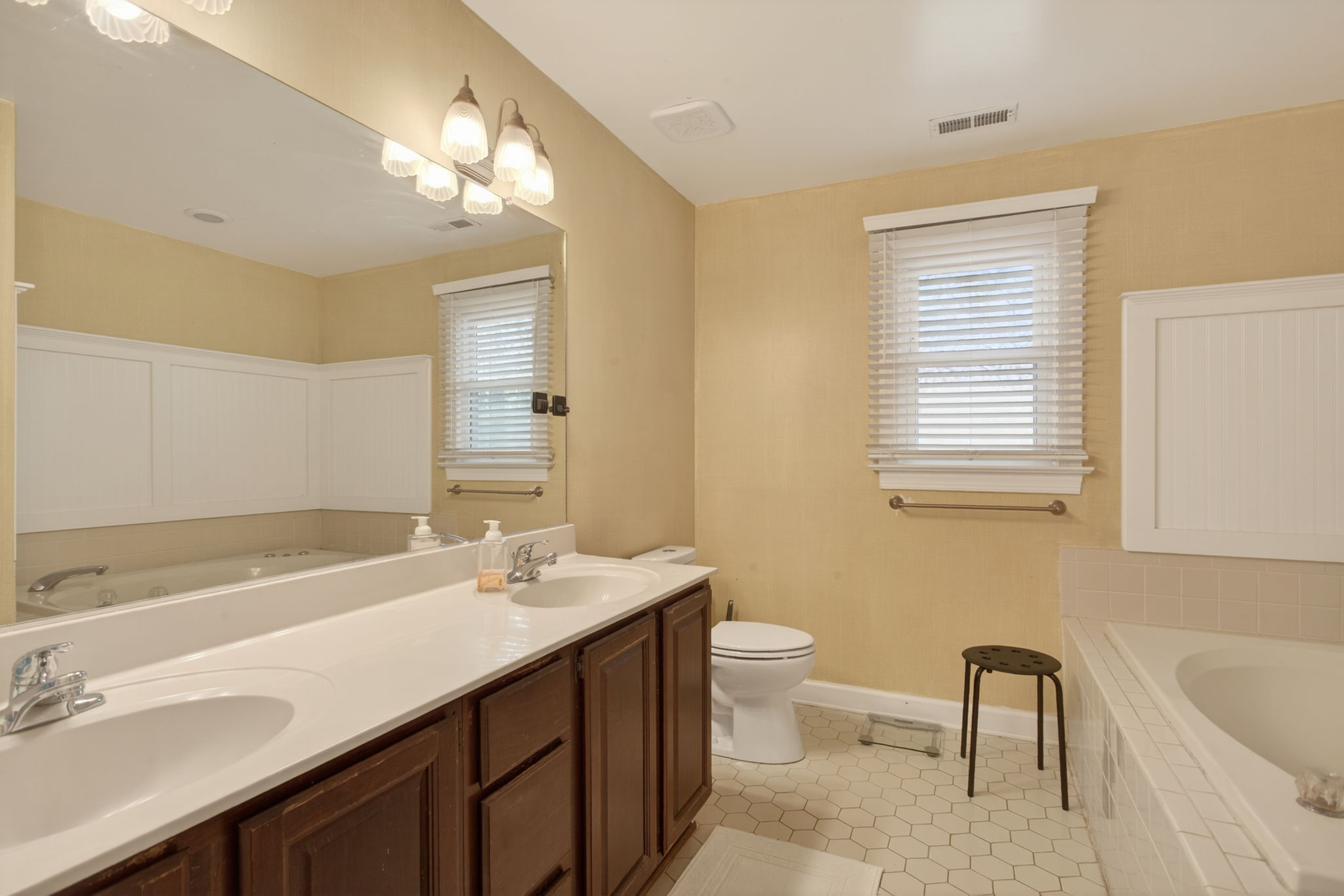 Chesapeake, Virginia, 23320, United States, 4 Bedrooms Bedrooms, ,3 BathroomsBathrooms,Residential,For Sale,2005539