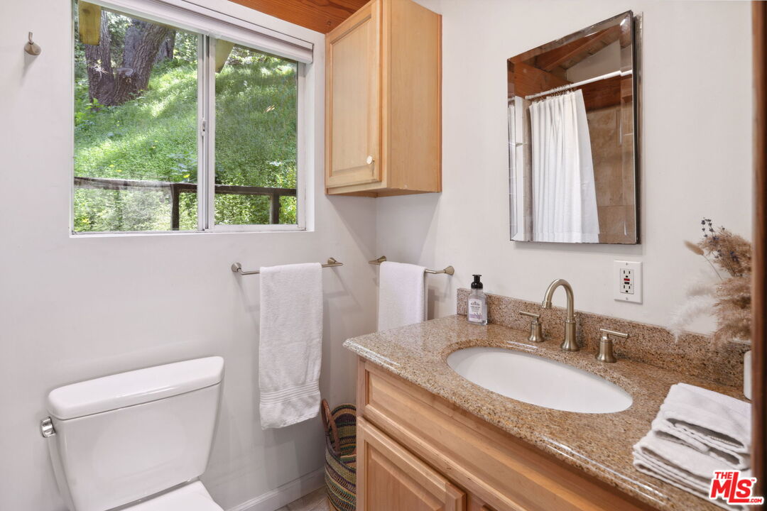 Topanga, California, 90290, United States, 4 Bedrooms Bedrooms, ,3 BathroomsBathrooms,Residential,For Sale,1795536