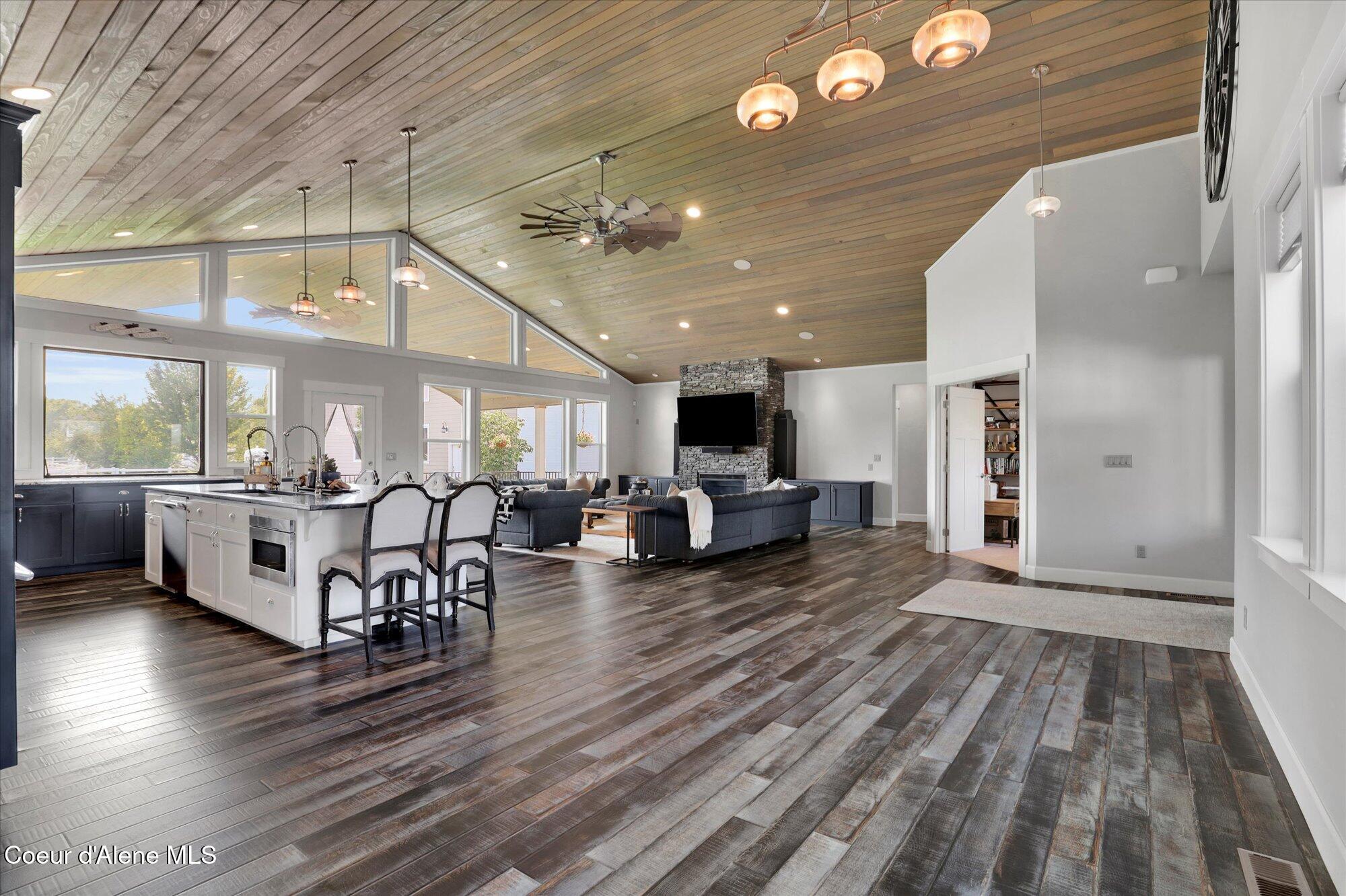 Post Falls, Idaho, 83854, United States, 5 Bedrooms Bedrooms, ,5 BathroomsBathrooms,Residential,For Sale,1981569