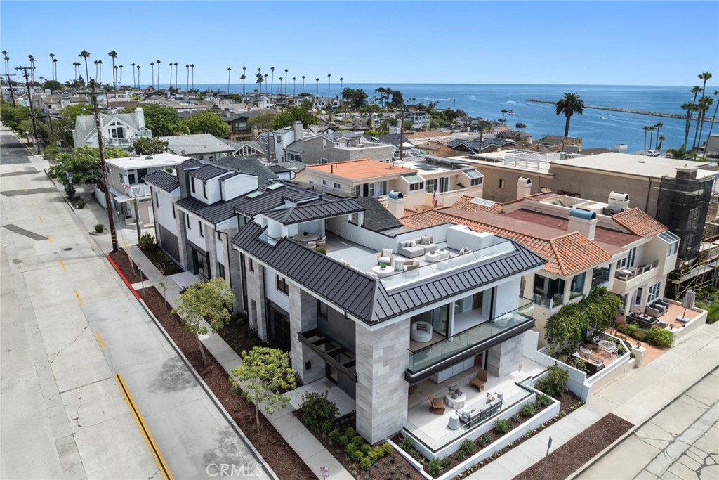 Corona del Mar, California, 92625, United States, 4 Bedrooms Bedrooms, ,5 BathroomsBathrooms,Residential,For Sale,1903462