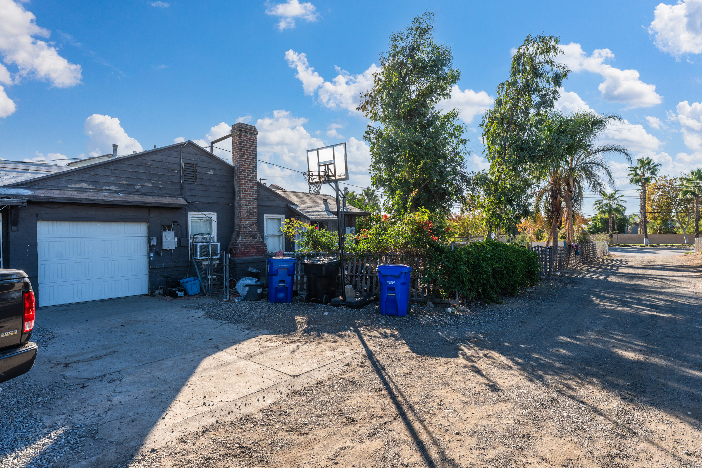 Fontana, California, 92336, United States, 7 Bedrooms Bedrooms, ,4 BathroomsBathrooms,Residential,For Sale,1988528