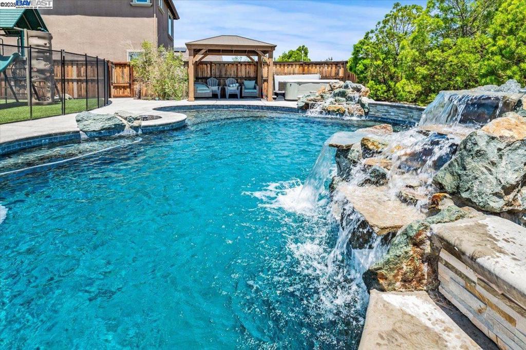Tracy, California, 95377, United States, 5 Bedrooms Bedrooms, ,4 BathroomsBathrooms,Residential,For Sale,1943891