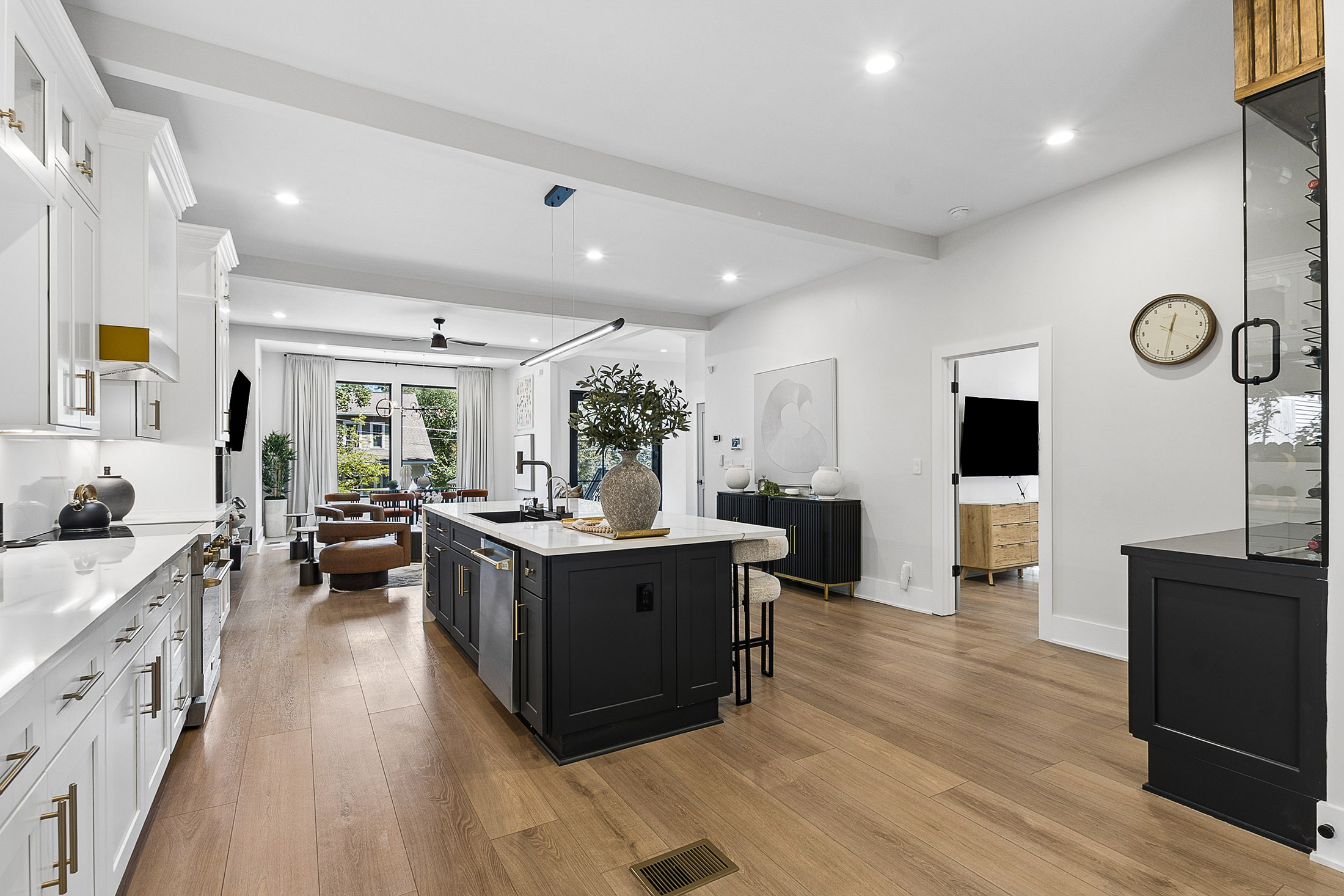  Sophisticated Modern Home in Sought-after Loring Heights - 物件實景