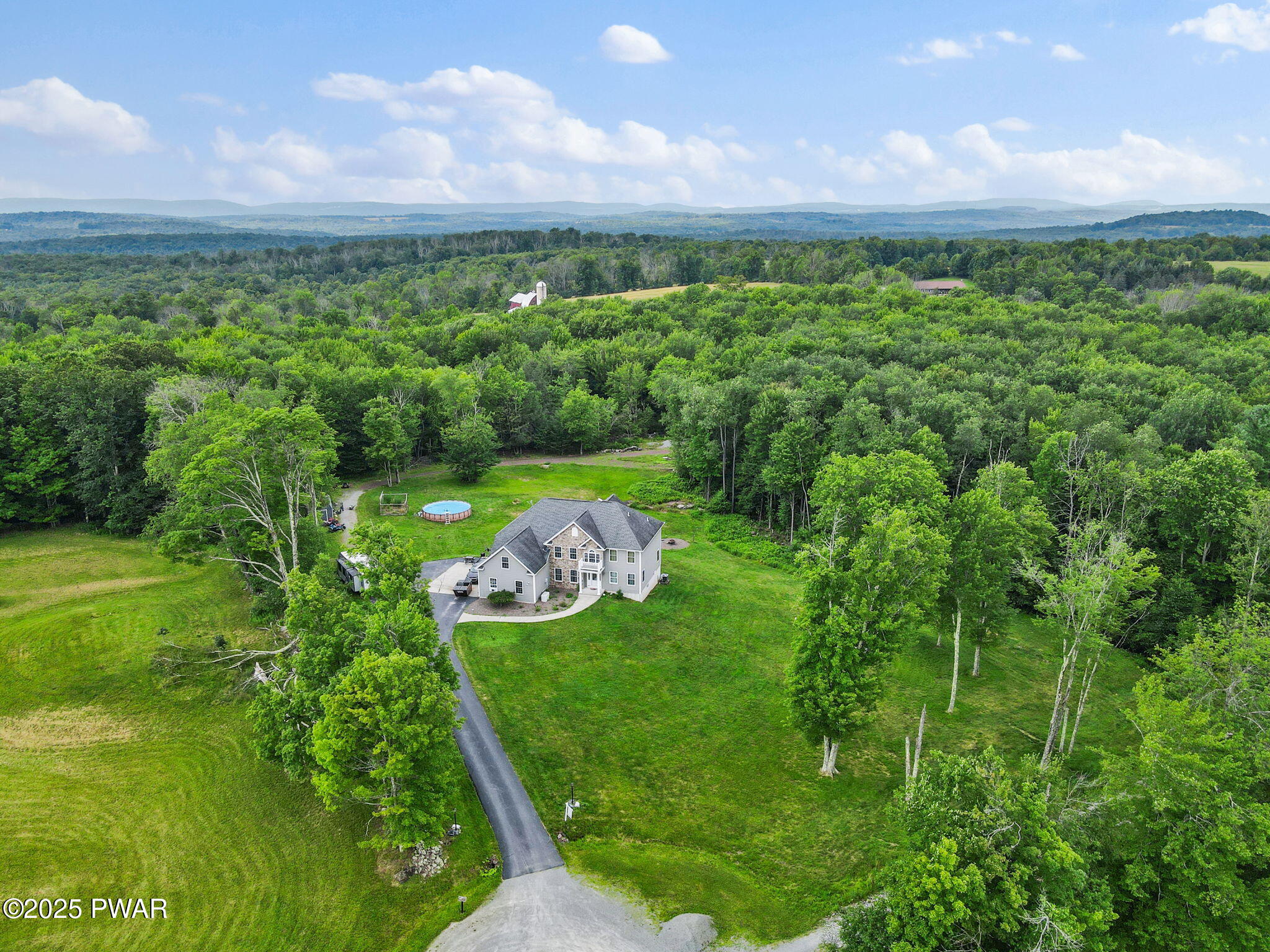 Honesdale, Pennsylvania, 18431, United States, 5 Bedrooms Bedrooms, ,4 BathroomsBathrooms,Residential,For Sale,1973688