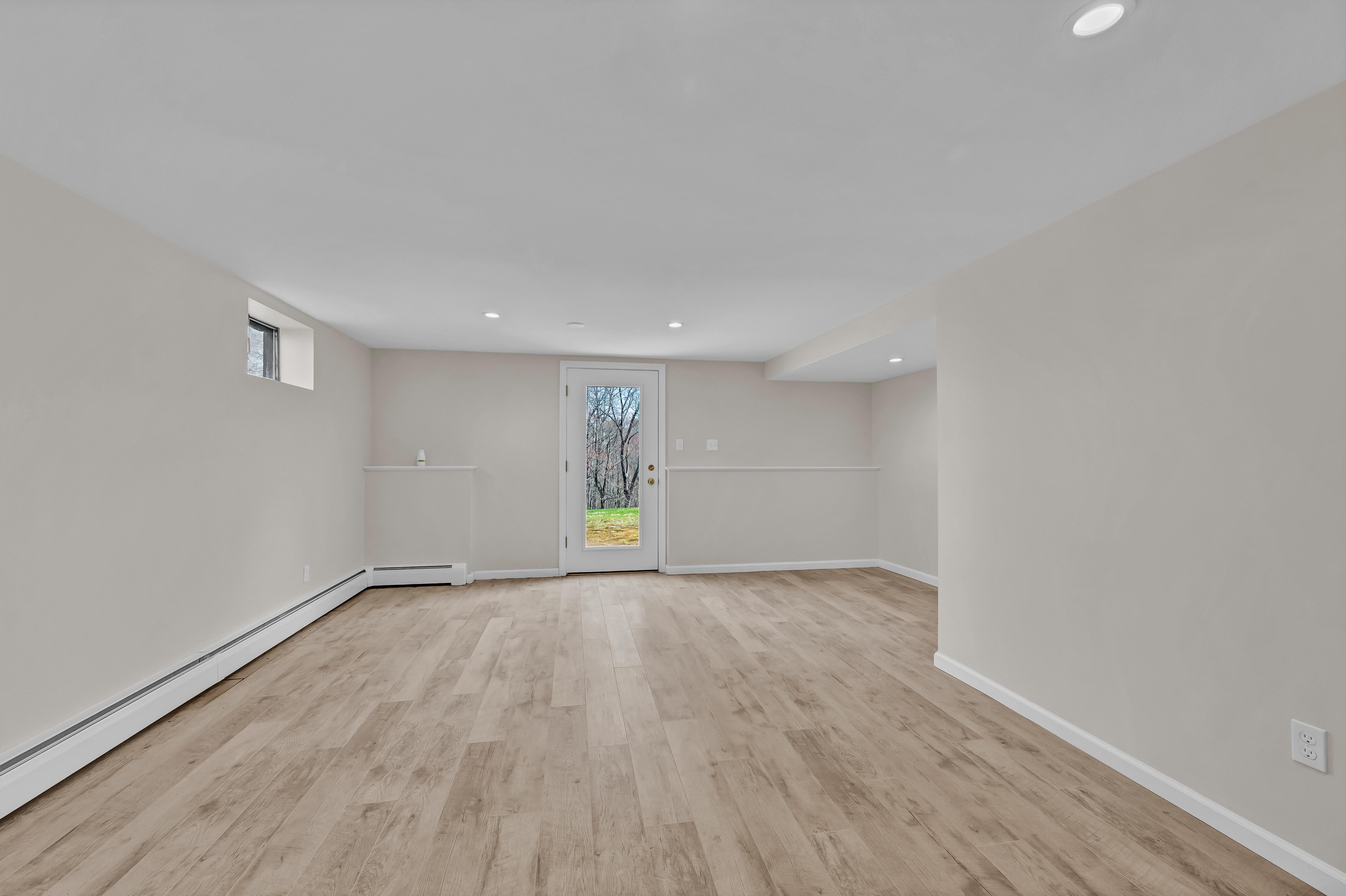  Well Built Colonial - 物件實景