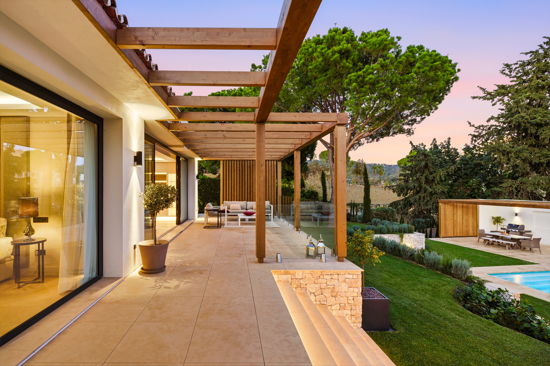 Renovated villa with refined interiors and exceptional outdoor living - 物件實景