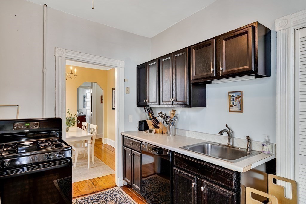 Brookline, Massachusetts, 02446, United States, 2 Bedrooms Bedrooms, ,1 BathroomBathrooms,Residential,For Sale,1939249