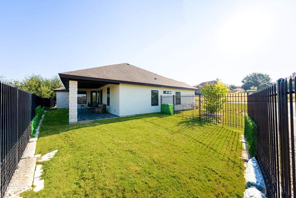 Kerrville, Texas, 78028, United States, 4 Bedrooms Bedrooms, ,3 BathroomsBathrooms,Residential,For Sale,2008788