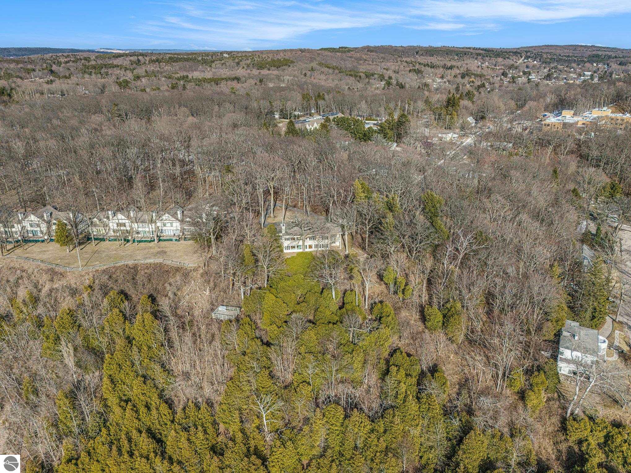 Frankfort, Michigan, 49635-9746, United States, 7 Bedrooms Bedrooms, ,5 BathroomsBathrooms,Residential,For Sale,1975140