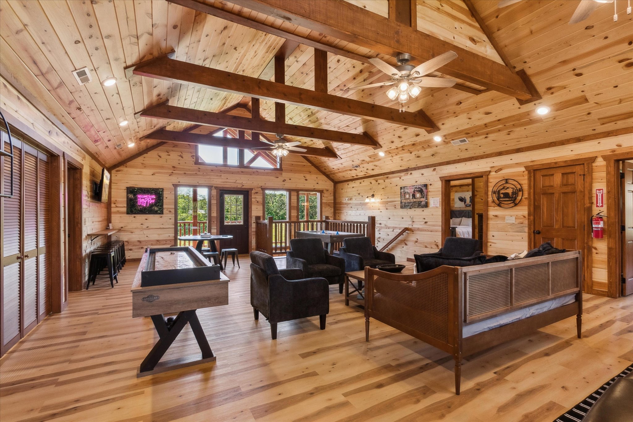 Sevierville, Tennessee, 37876, United States, 8 Bedrooms Bedrooms, ,9 BathroomsBathrooms,Residential,For Sale,1981124