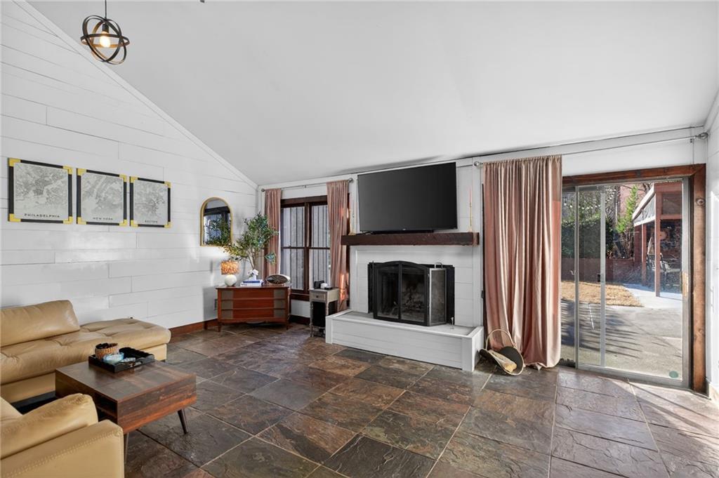 Roswell, Georgia, 30075, United States, 4 Bedrooms Bedrooms, ,4 BathroomsBathrooms,Residential,For Sale,2014792