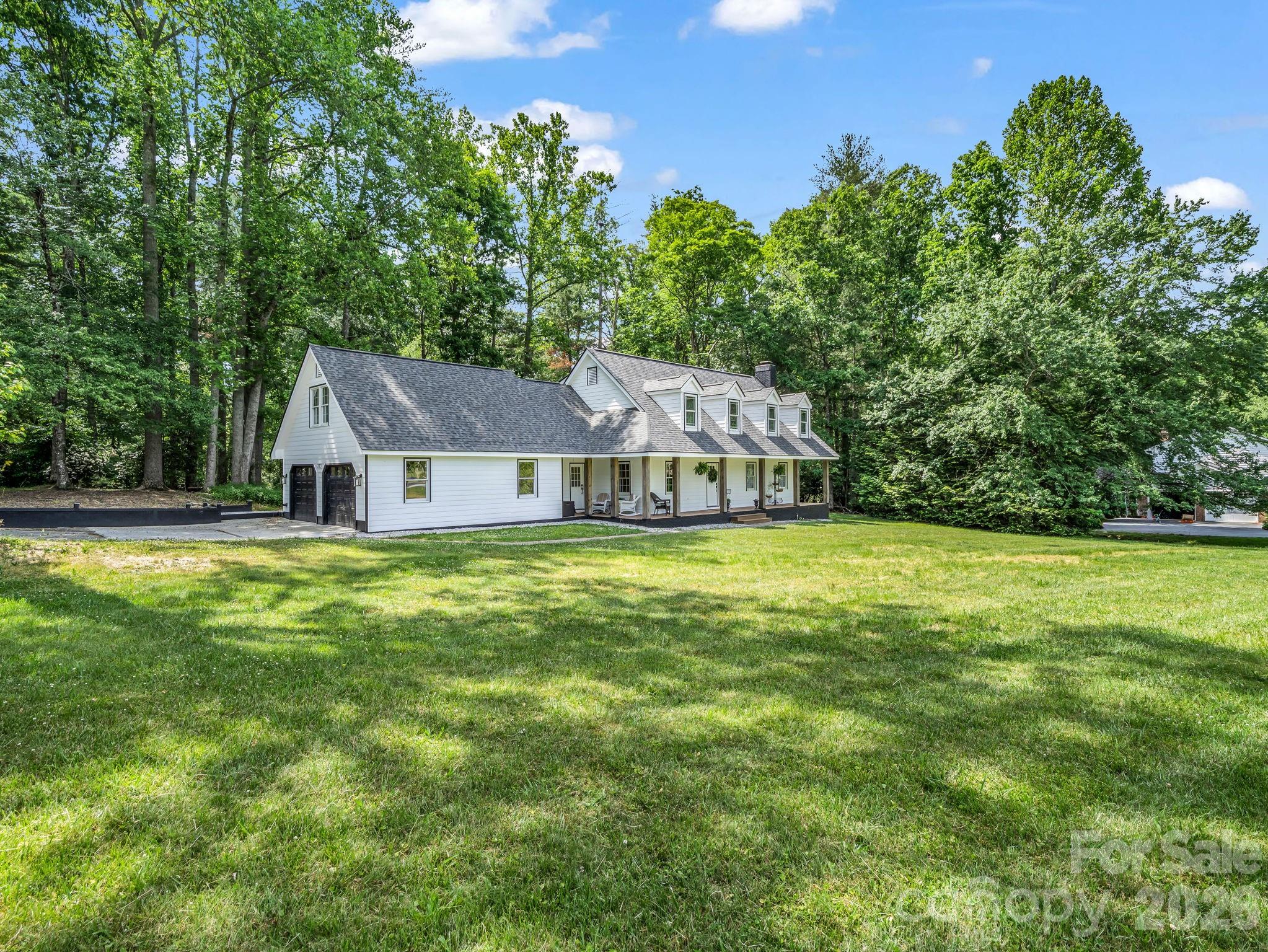 Hendersonville, North Carolina, 28791, United States, 4 Bedrooms Bedrooms, ,3 BathroomsBathrooms,Residential,For Sale,2049172