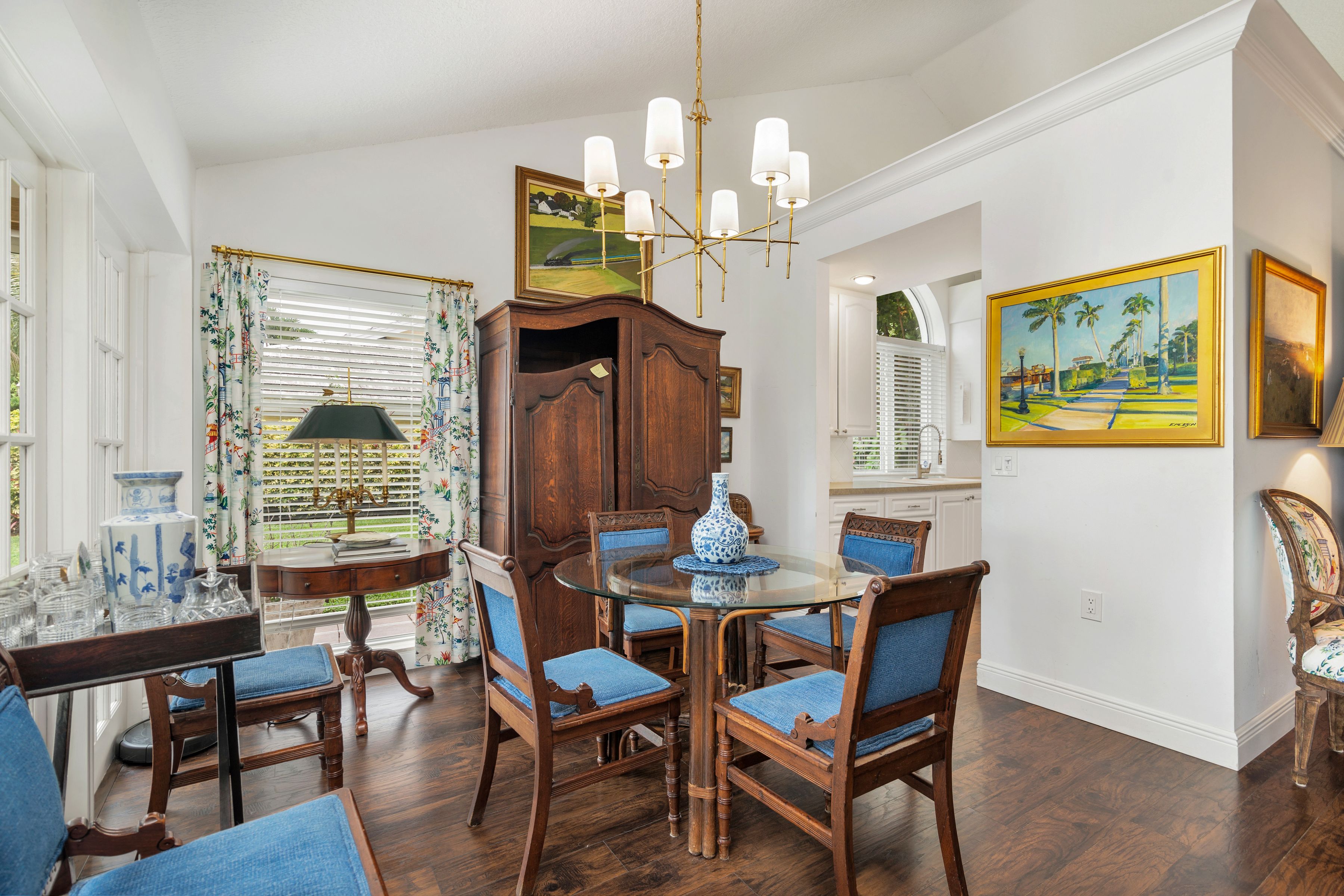  2402 Saratoga Bay Drive - 物件實景