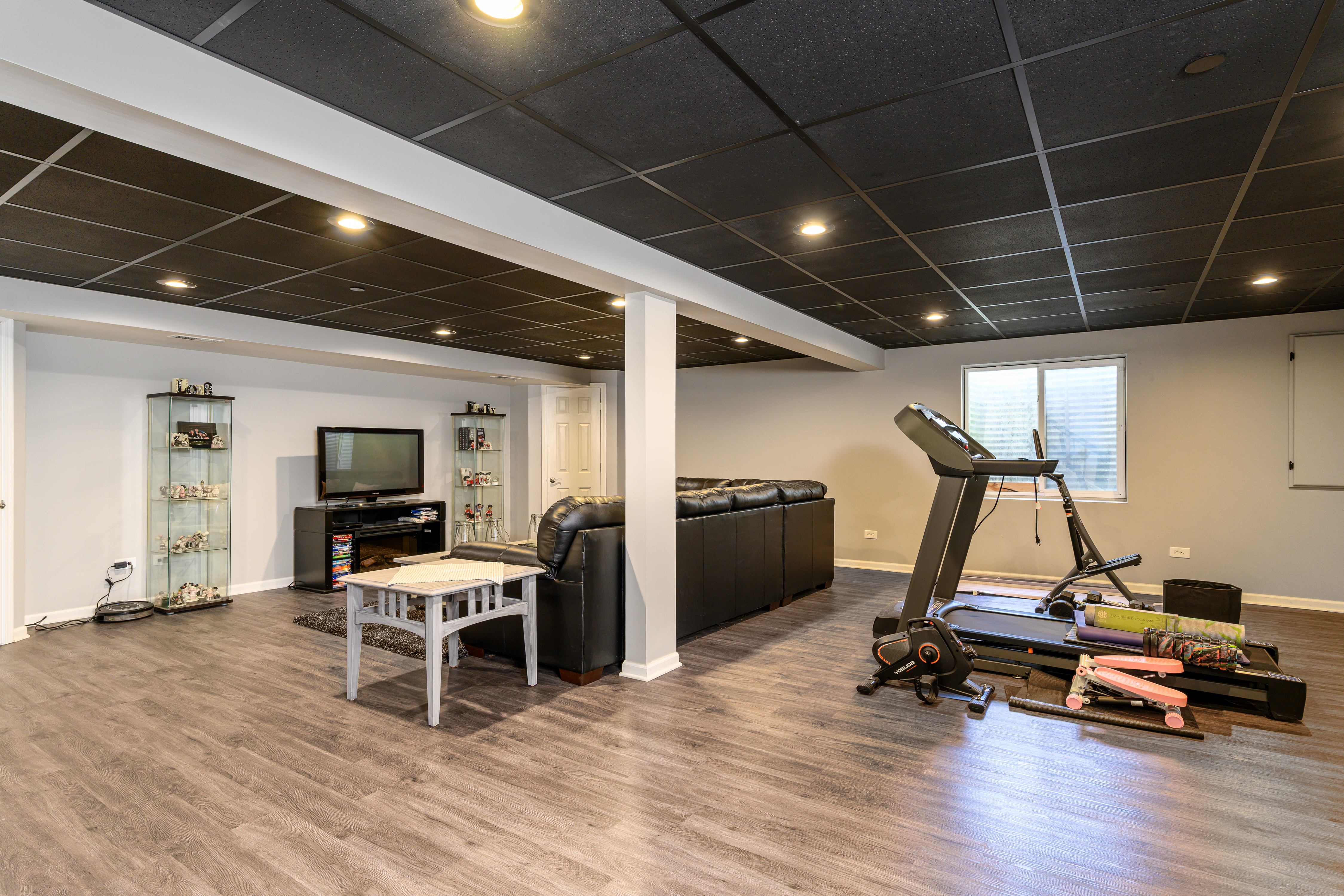  Bright and Spacious Corner Home with Fully Finished Basement - 物件實景