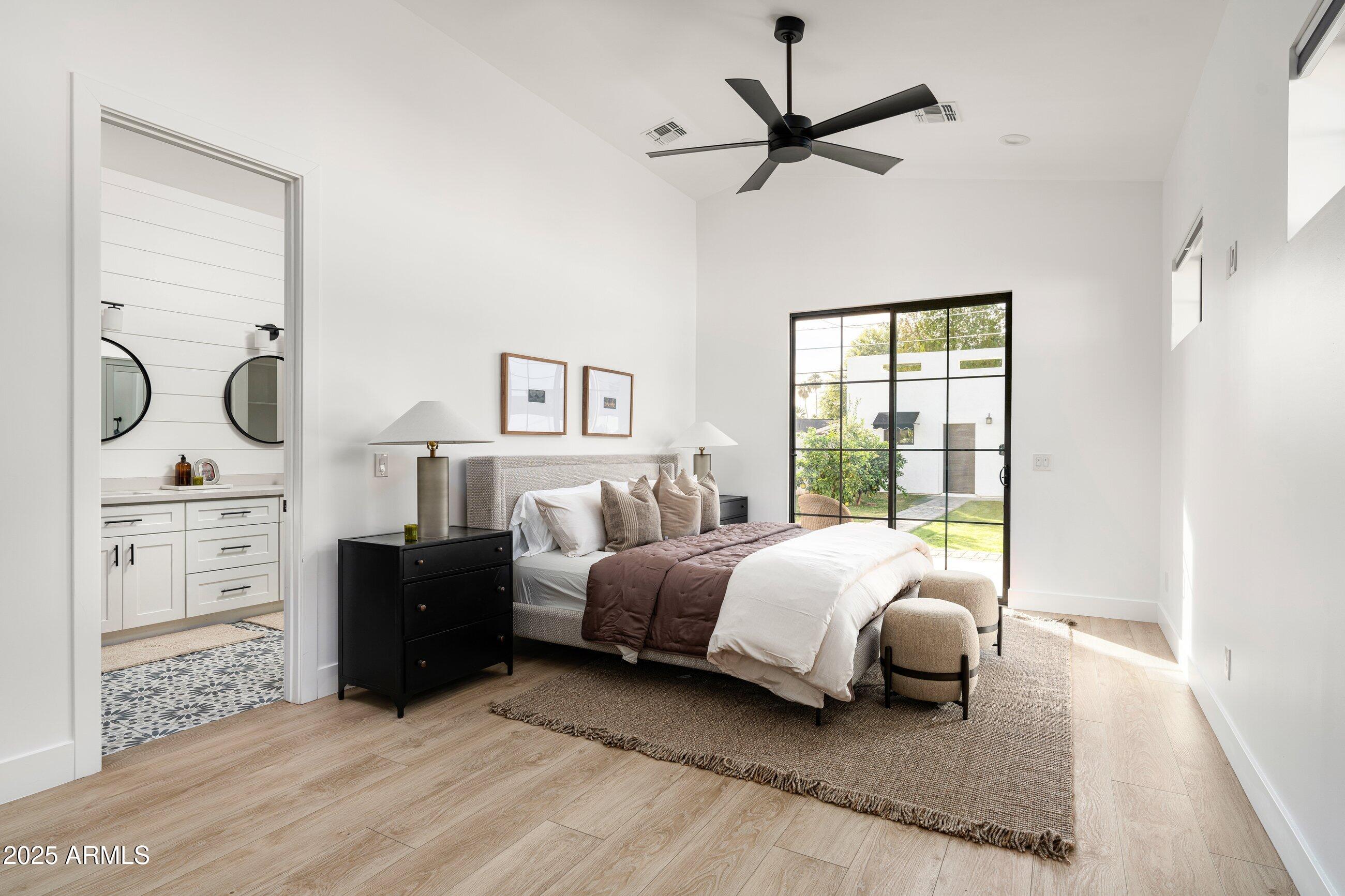 Phoenix, Arizona, 85018, United States, 4 Bedrooms Bedrooms, ,4 BathroomsBathrooms,Residential,For Sale,1993183