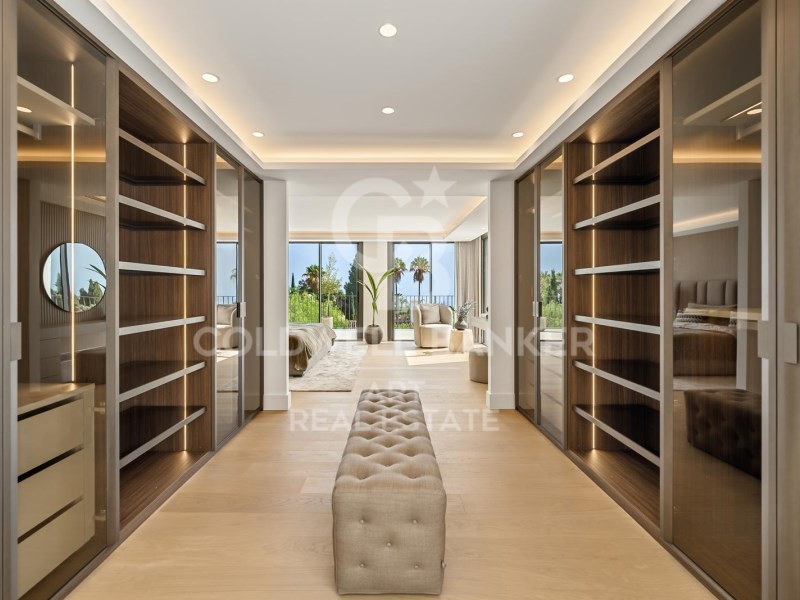 Marbella, Andalusia, ES, 5 Bedrooms Bedrooms, ,5 BathroomsBathrooms,Residential,For Sale,1949932