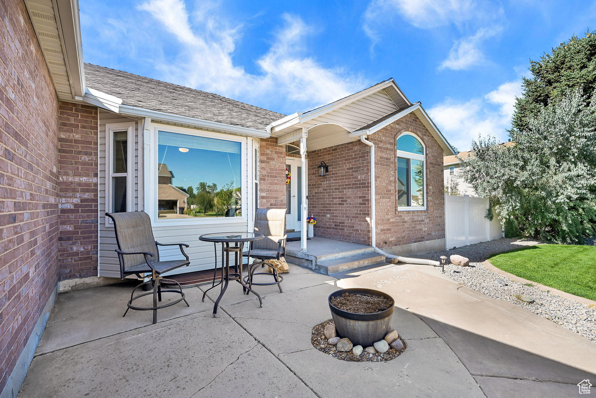 Clinton, Utah, 84015, United States, 7 Bedrooms Bedrooms, ,3 BathroomsBathrooms,Residential,For Sale,1918162