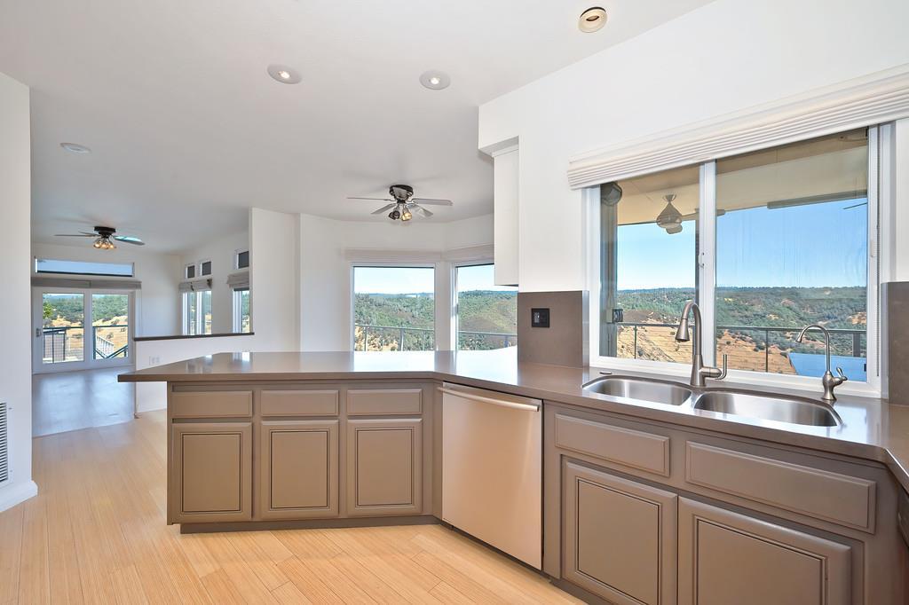 Placerville, California, 95667, United States, 4 Bedrooms Bedrooms, ,5 BathroomsBathrooms,Residential,For Sale,1982324