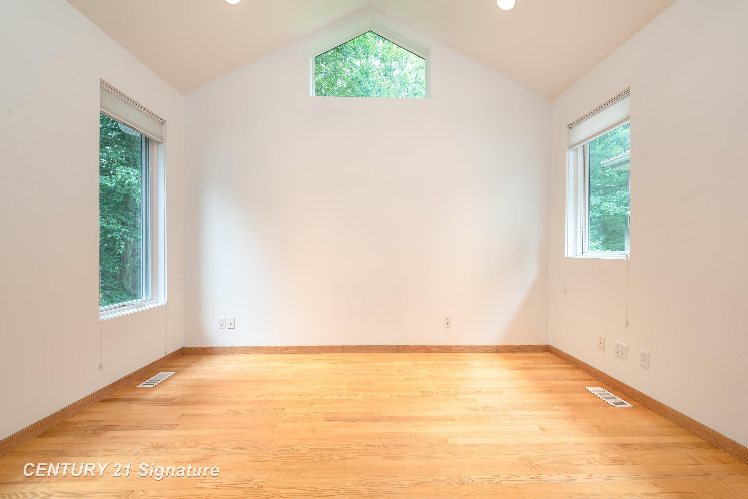 Midland, Michigan, 48642, United States, 4 Bedrooms Bedrooms, ,5 BathroomsBathrooms,Residential,For Sale,2019311