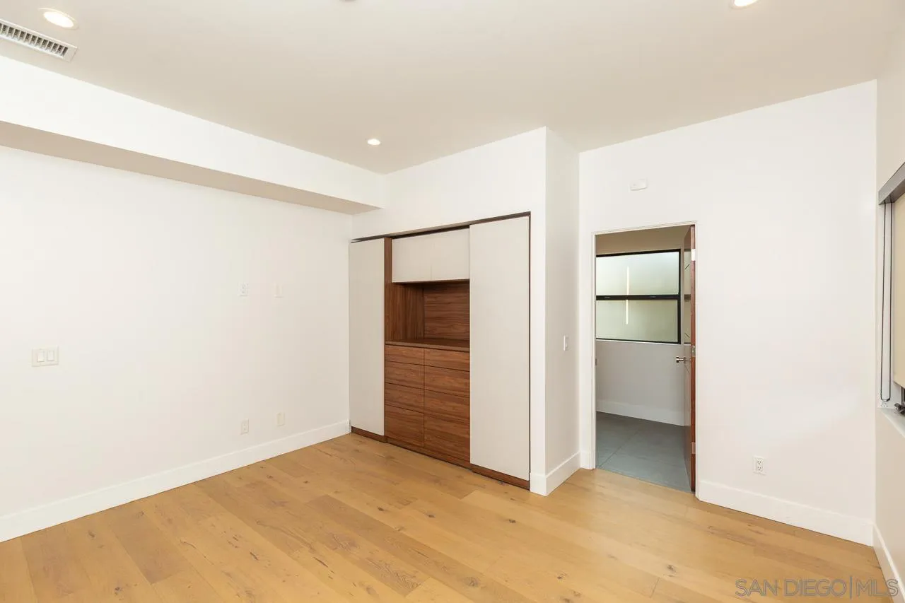 La Jolla, California, 92037, United States, 4 Bedrooms Bedrooms, ,3 BathroomsBathrooms,Residential,For Sale,1992074