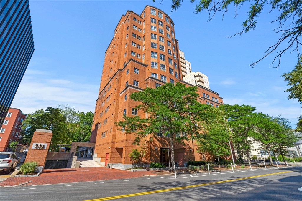 Cambridge, Massachusetts, 02139, United States, 1 Bedroom Bedrooms, ,2 BathroomsBathrooms,Residential,For Sale,1875314