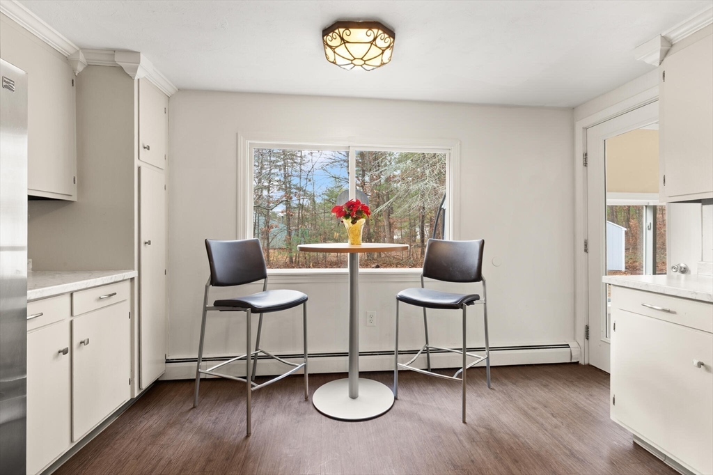 Dunstable, Massachusetts, 01827, United States, 4 Bedrooms Bedrooms, ,2 BathroomsBathrooms,Residential,For Sale,2001941