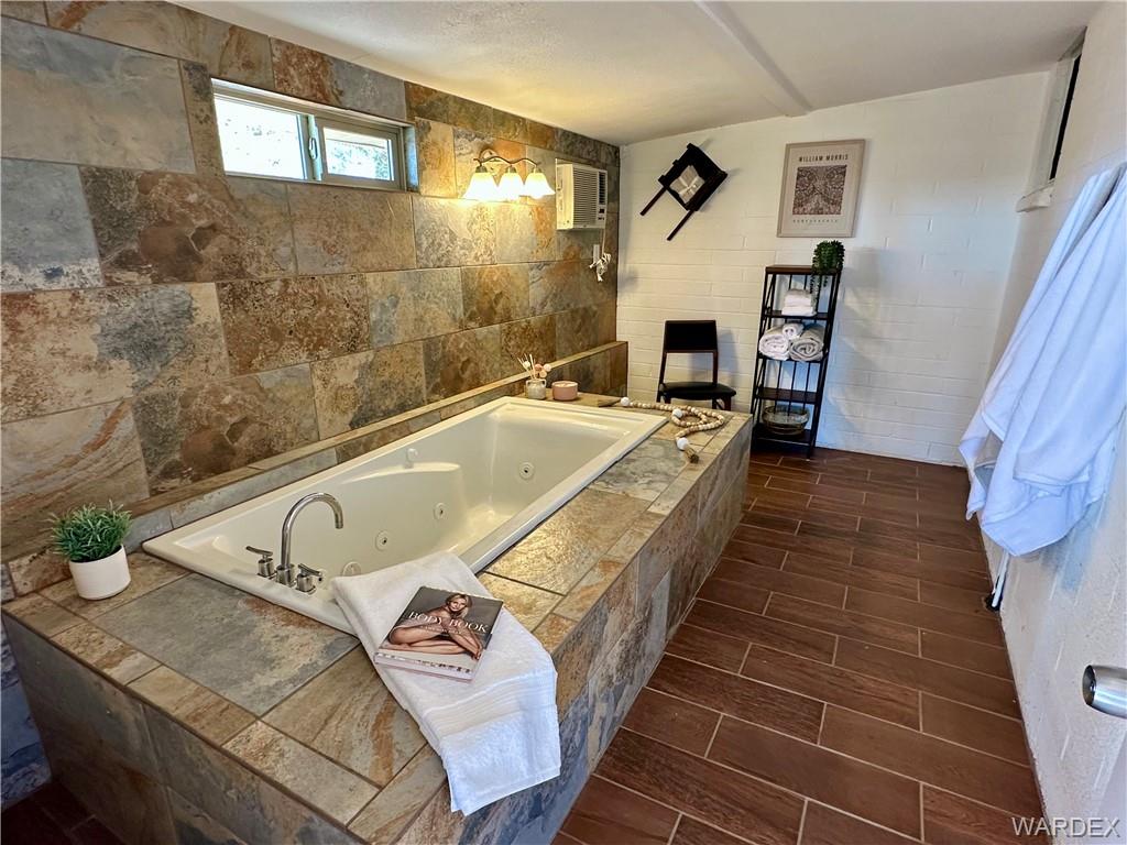 Crown King, Arizona, 86401, United States, 4 Bedrooms Bedrooms, ,2 BathroomsBathrooms,Residential,For Sale,1938104
