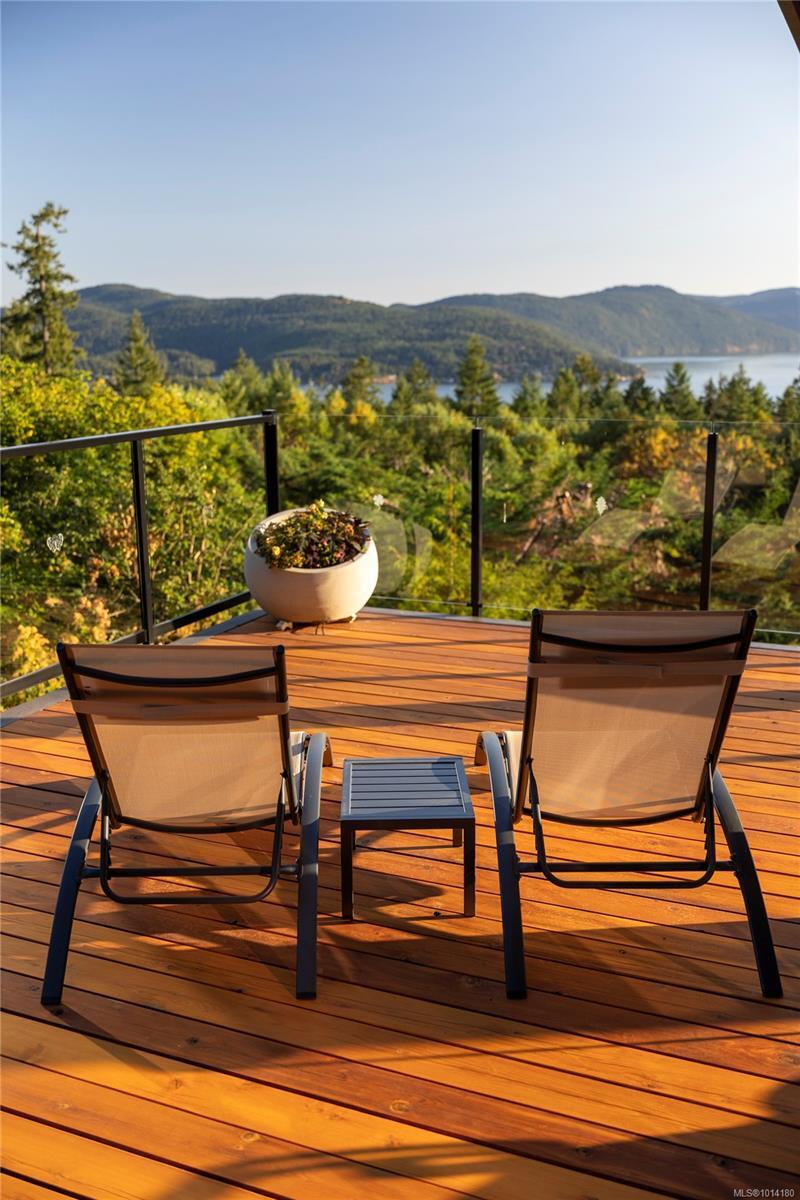 CENTRAL SAANICH, British Columbia, V8M 1S2, CA, 3 Bedrooms Bedrooms, ,Residential,For Sale,1950978