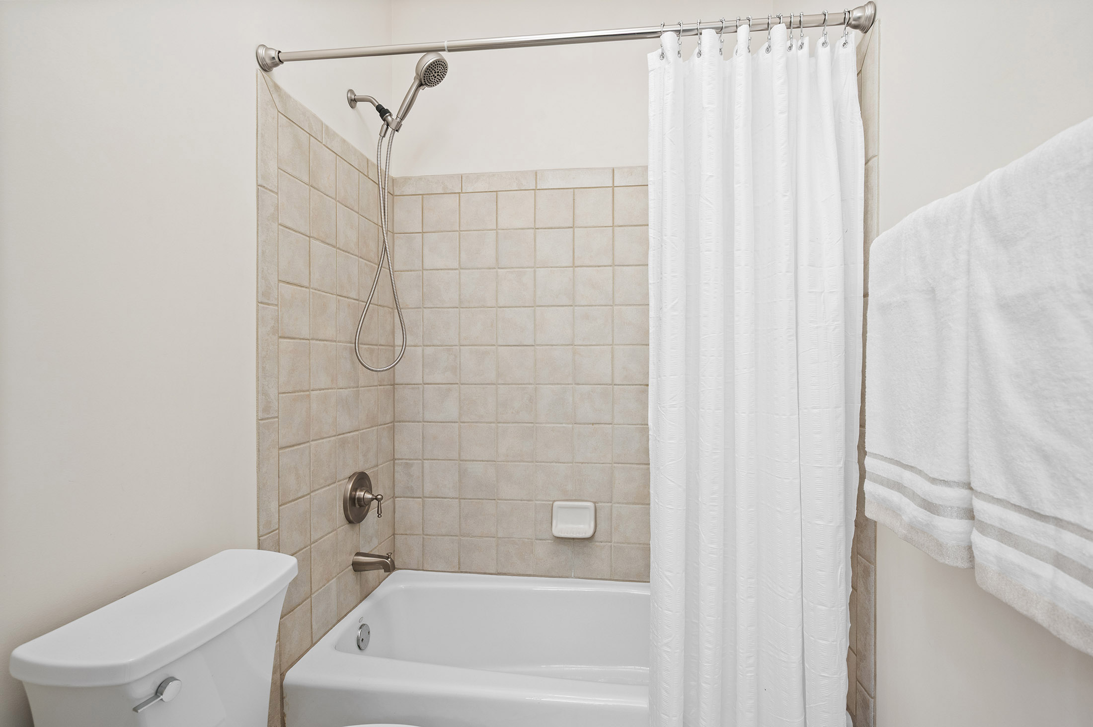  Showstopping Spacious Two Bedroom in the Exclusive Greystone at Vinings - 物件實景